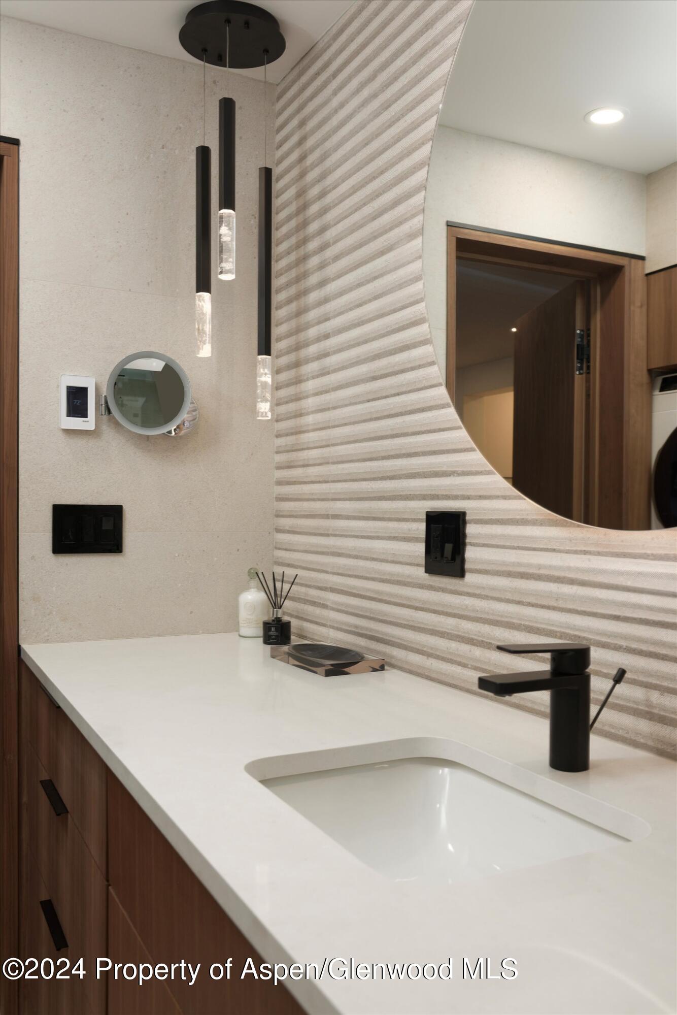 205 E Durant Avenue 1-I