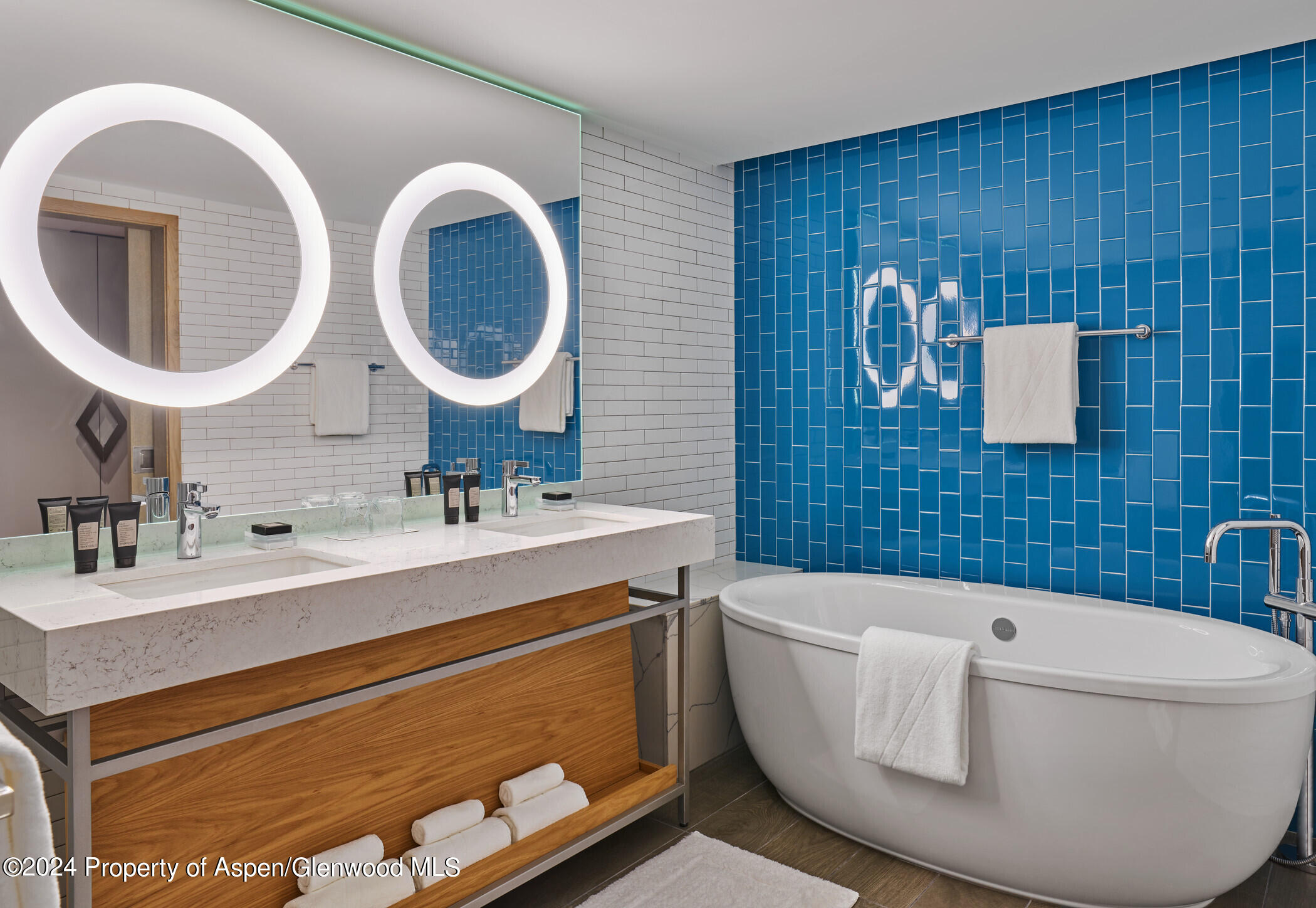 550 S Spring Street F8-9