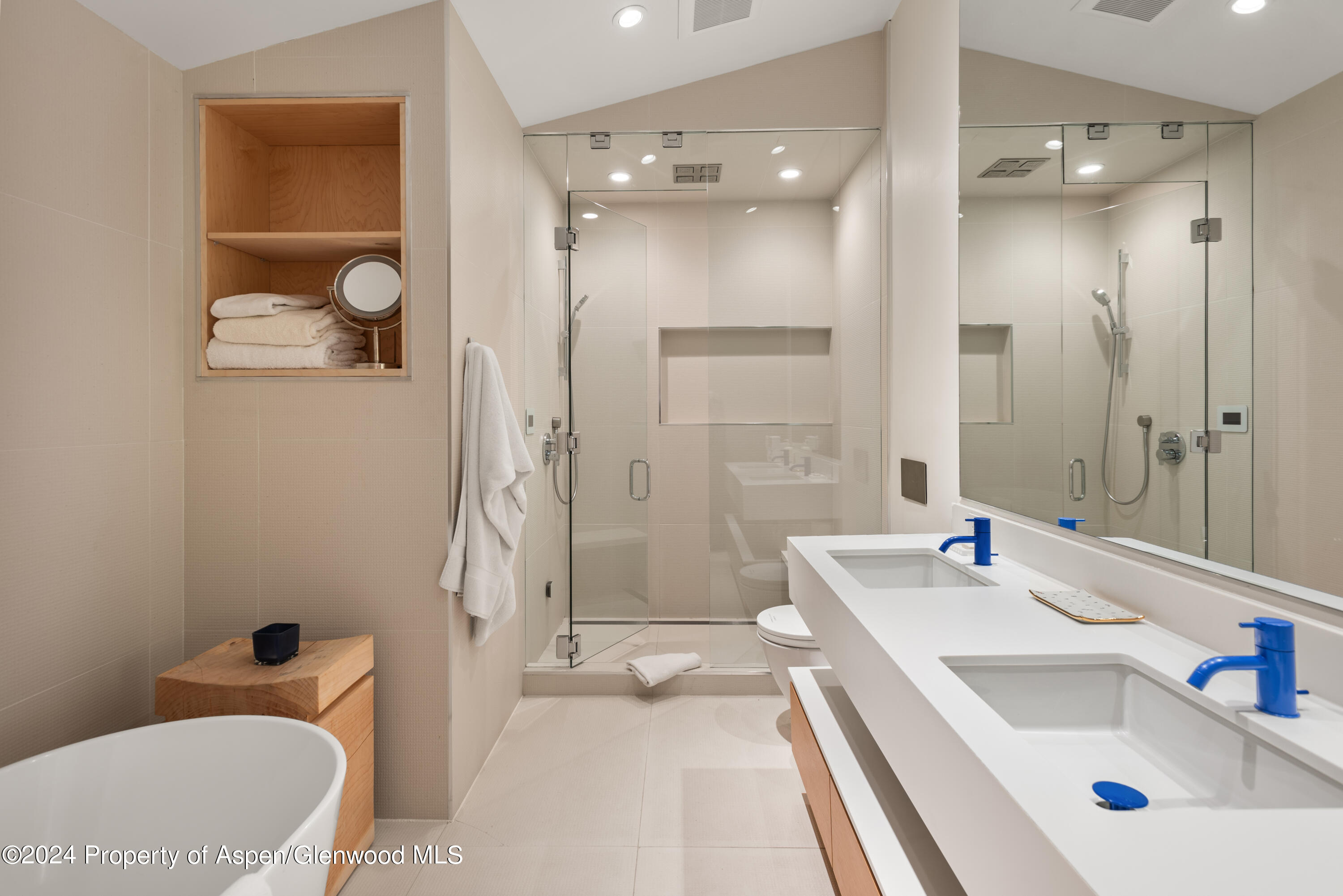 800 S Monarch Street Unit 9