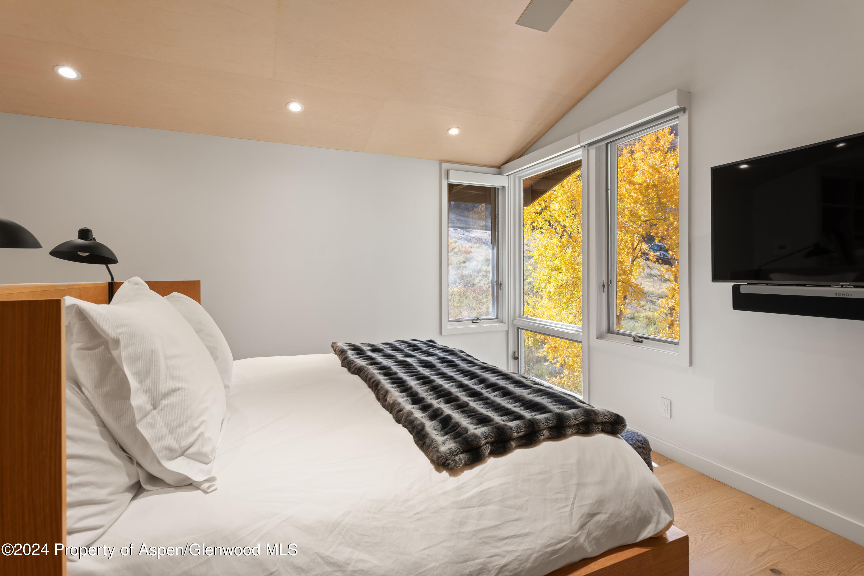 800 S Monarch Street Unit 9