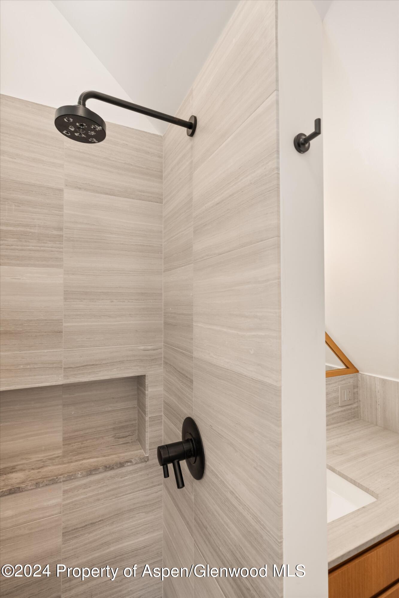 331 W Main Street Unit B