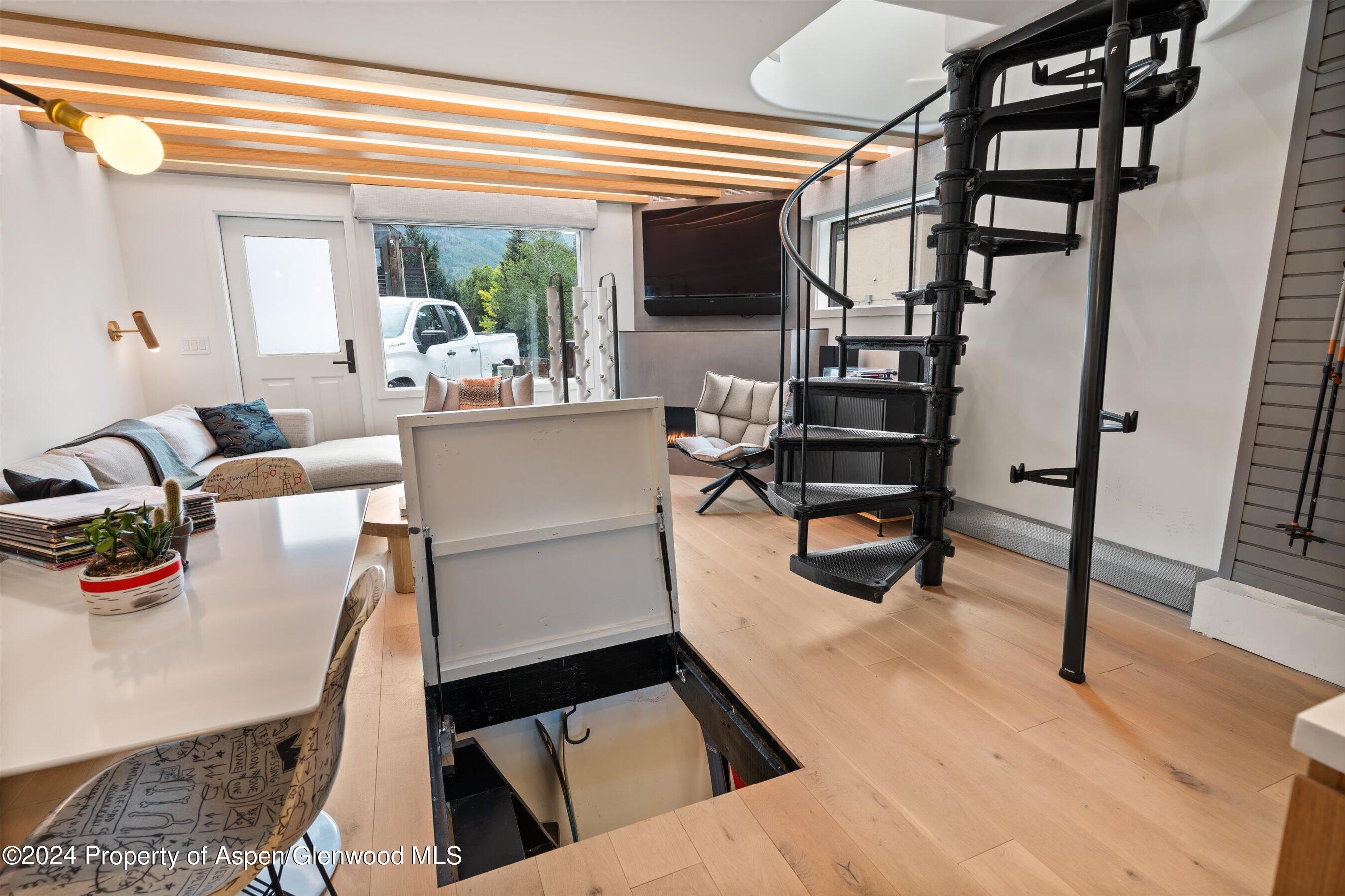 331 W Main Street Unit B