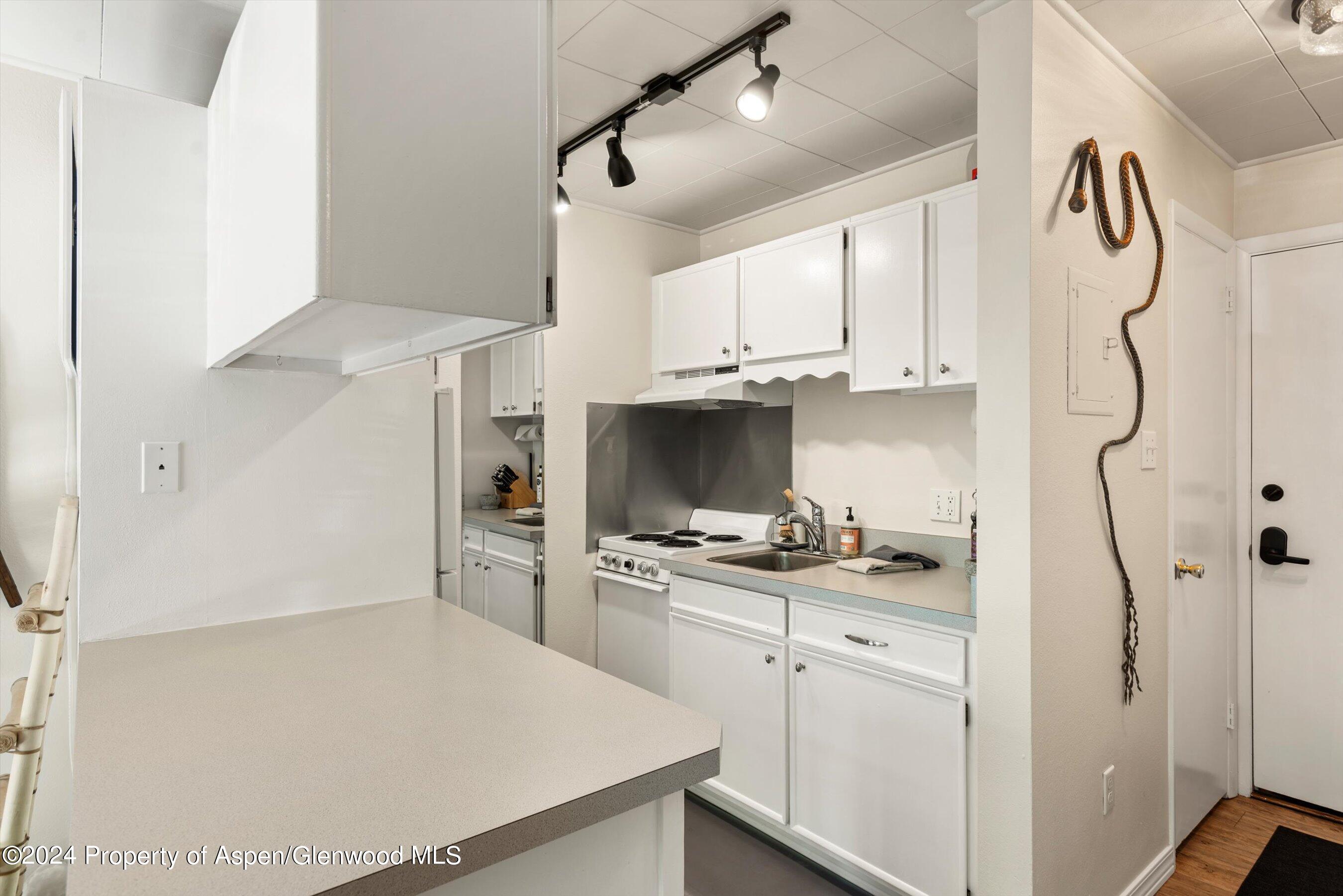 725 E Main Street, #103