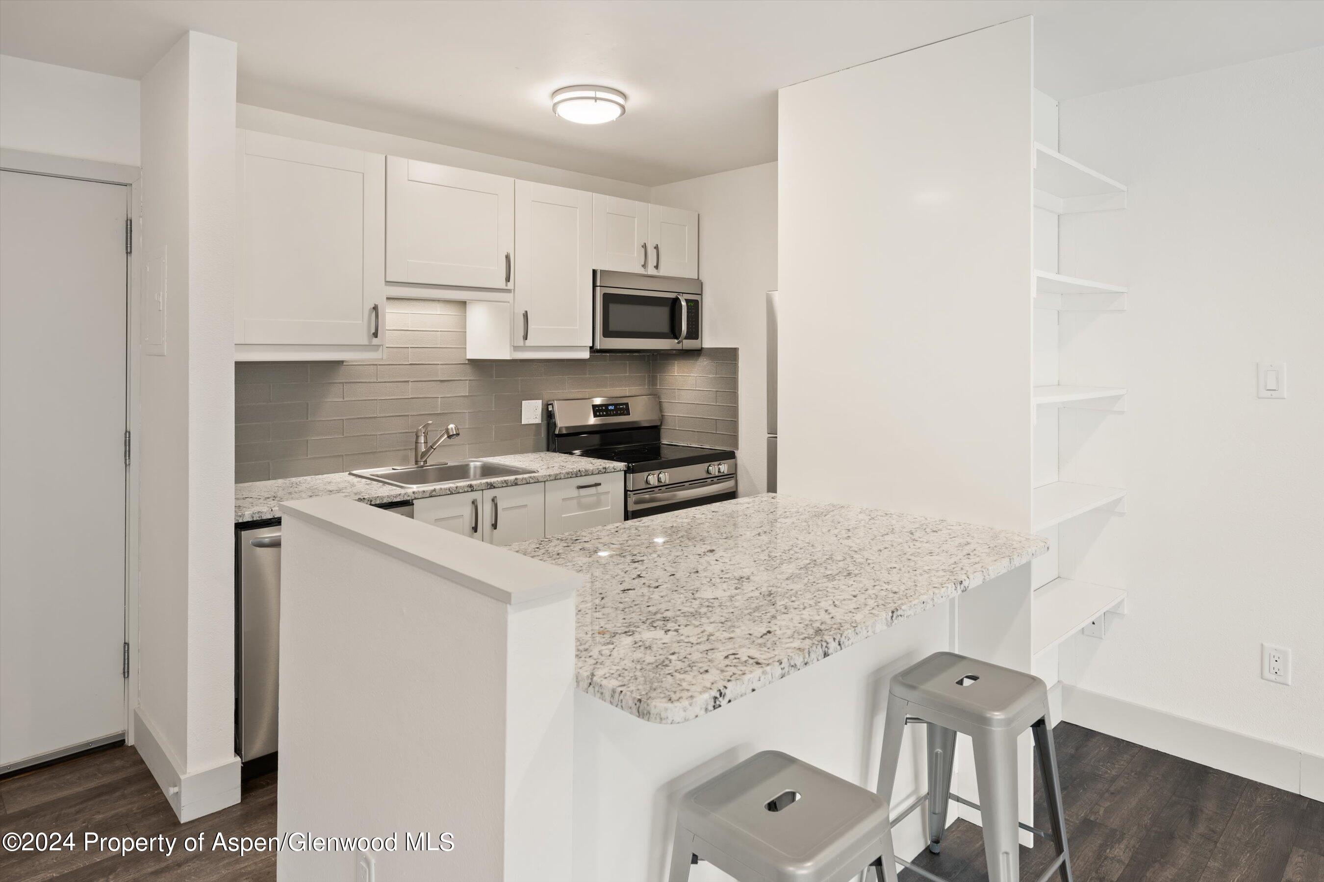 725 E Main Street, #209