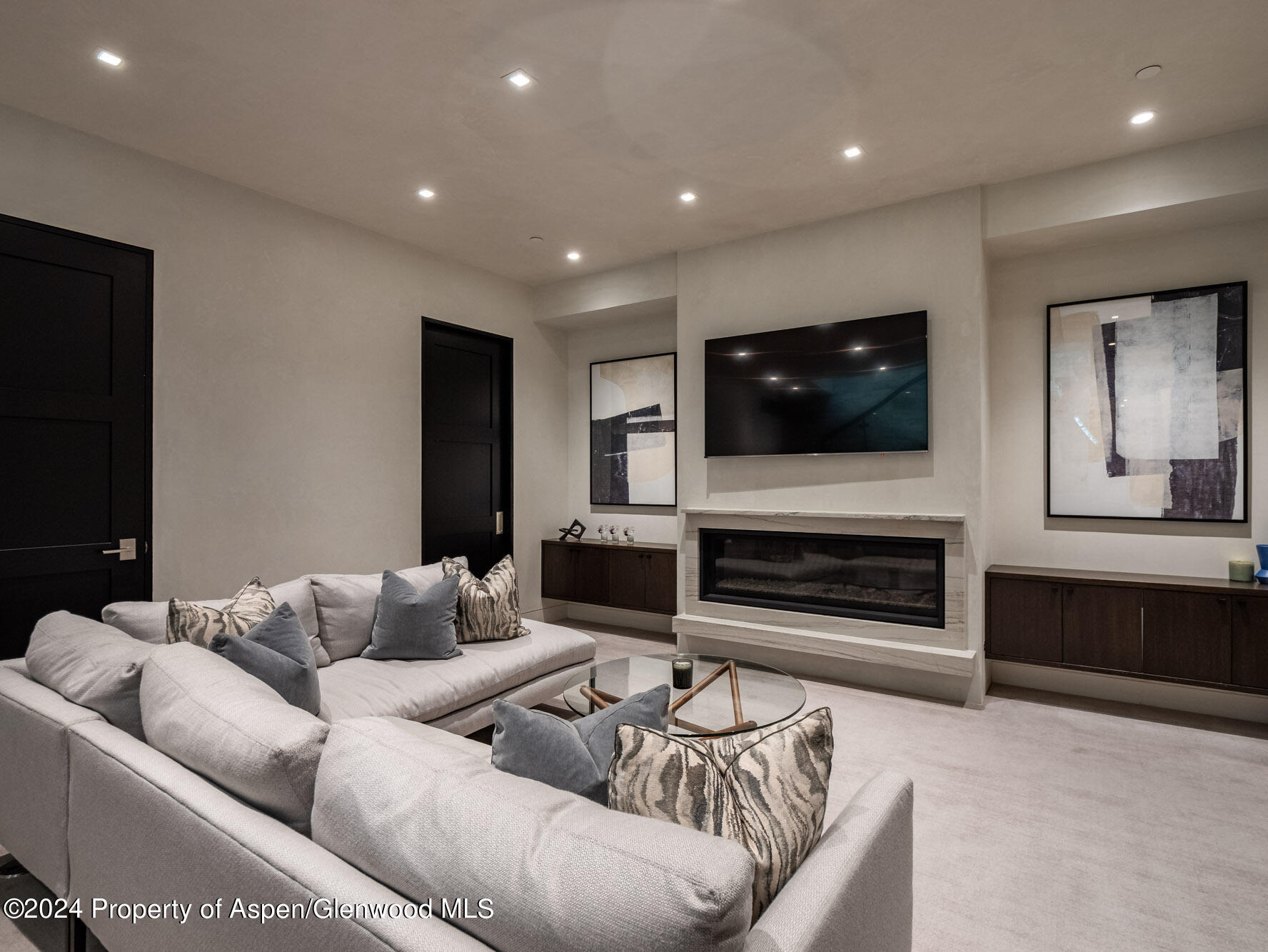 1154 E Cooper Avenue