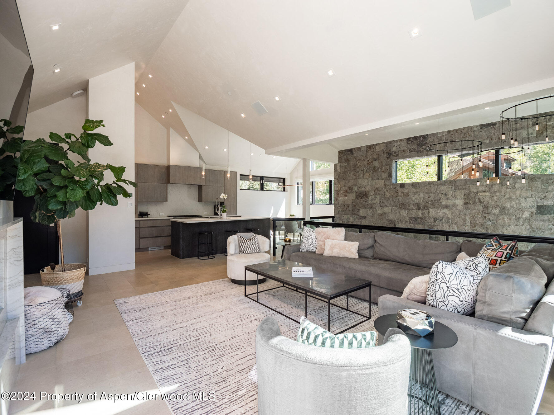 1154 E Cooper Avenue