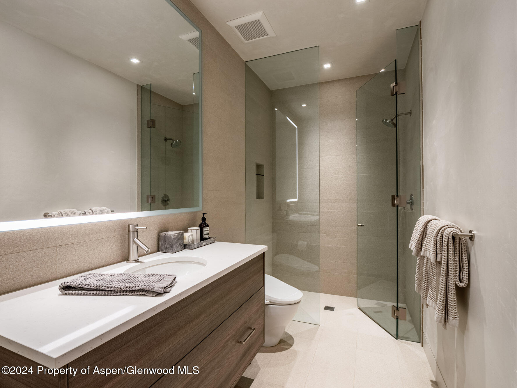 1154 E Cooper Avenue