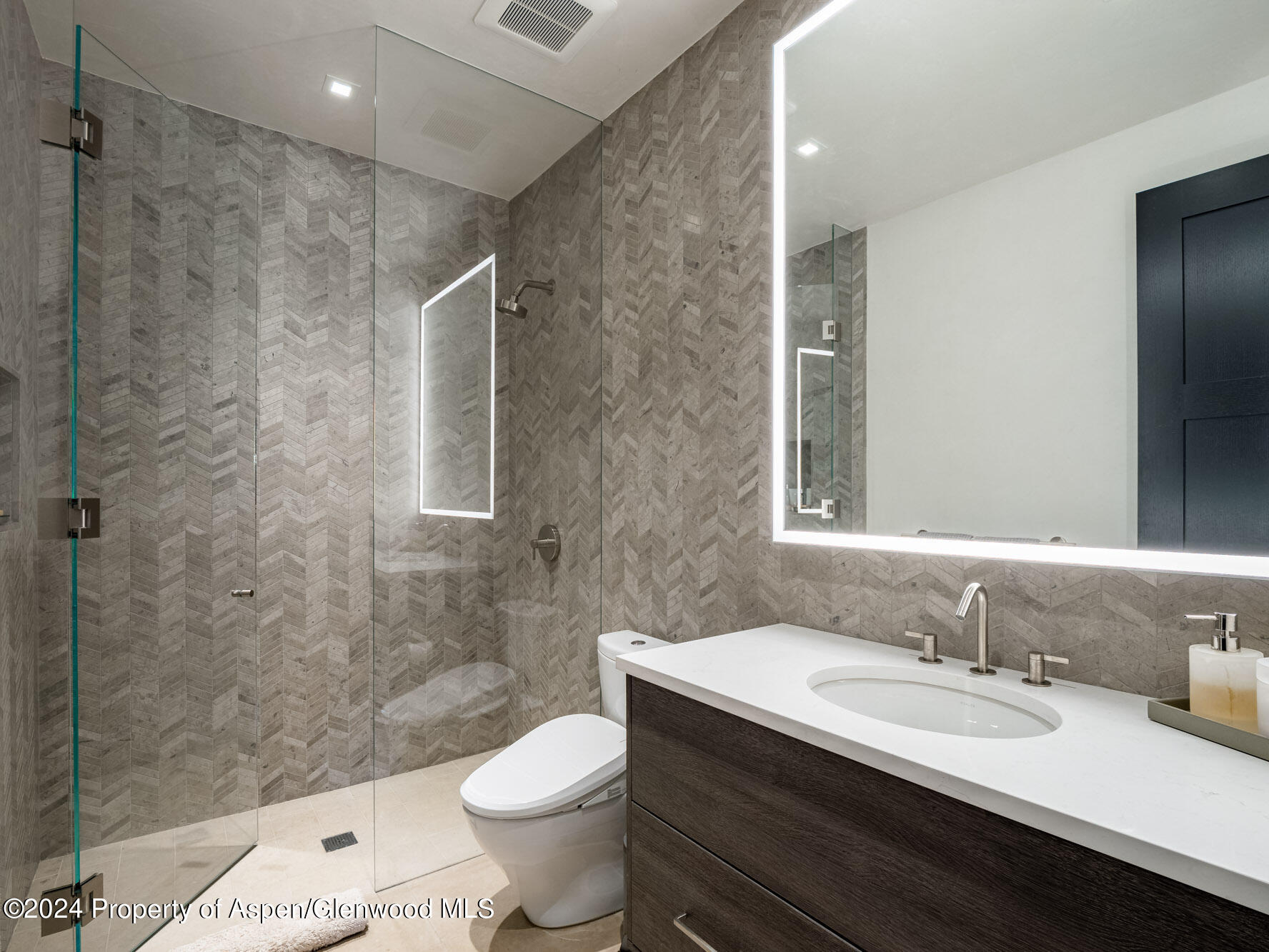 1154 E Cooper Avenue