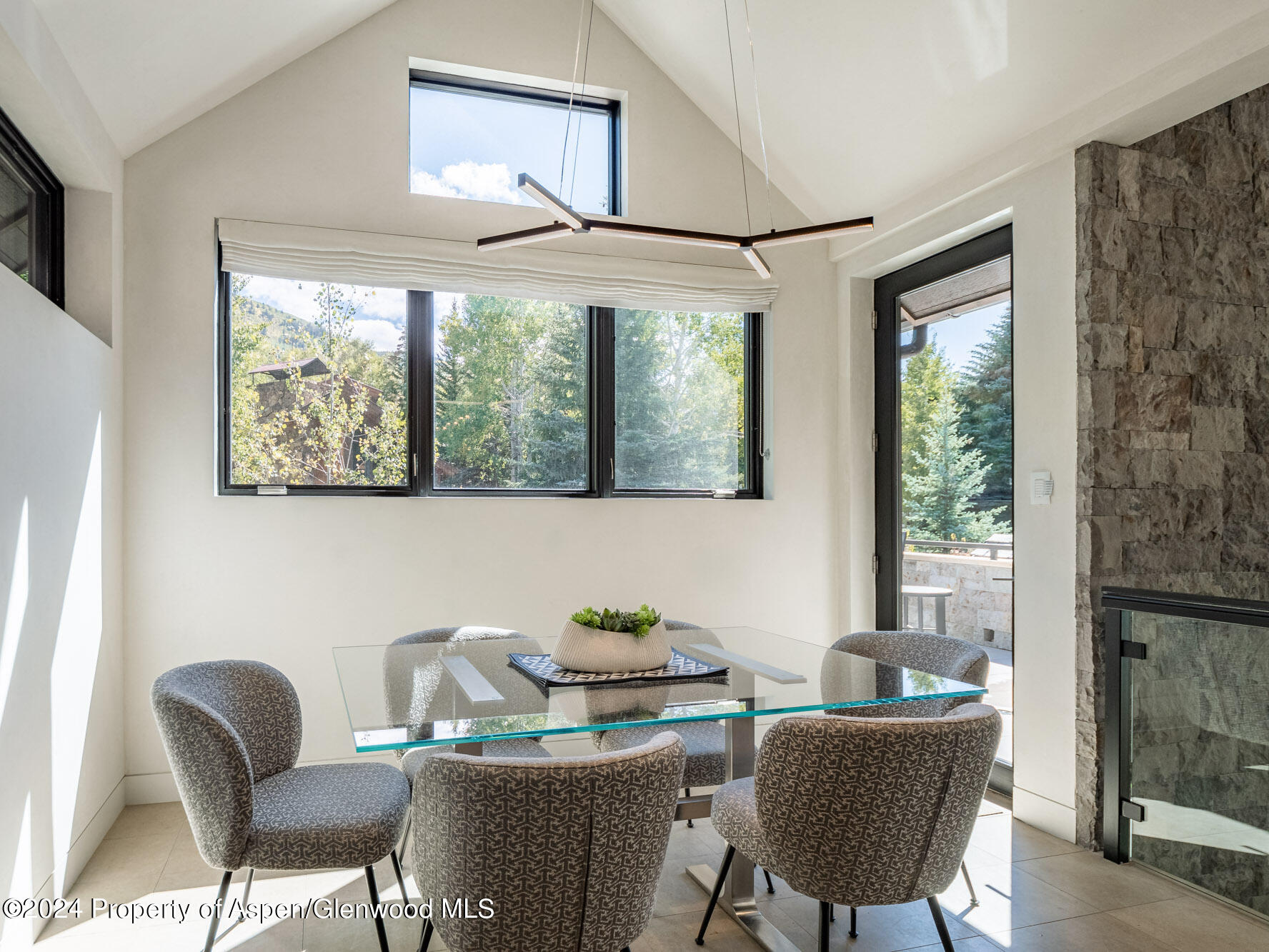 1154 E Cooper Avenue