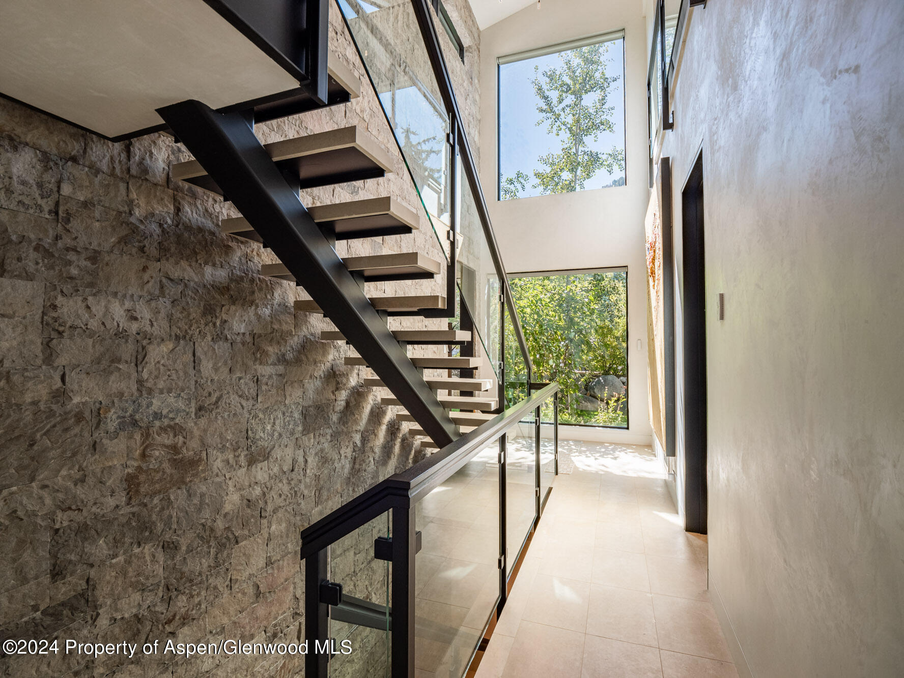 1154 E Cooper Avenue