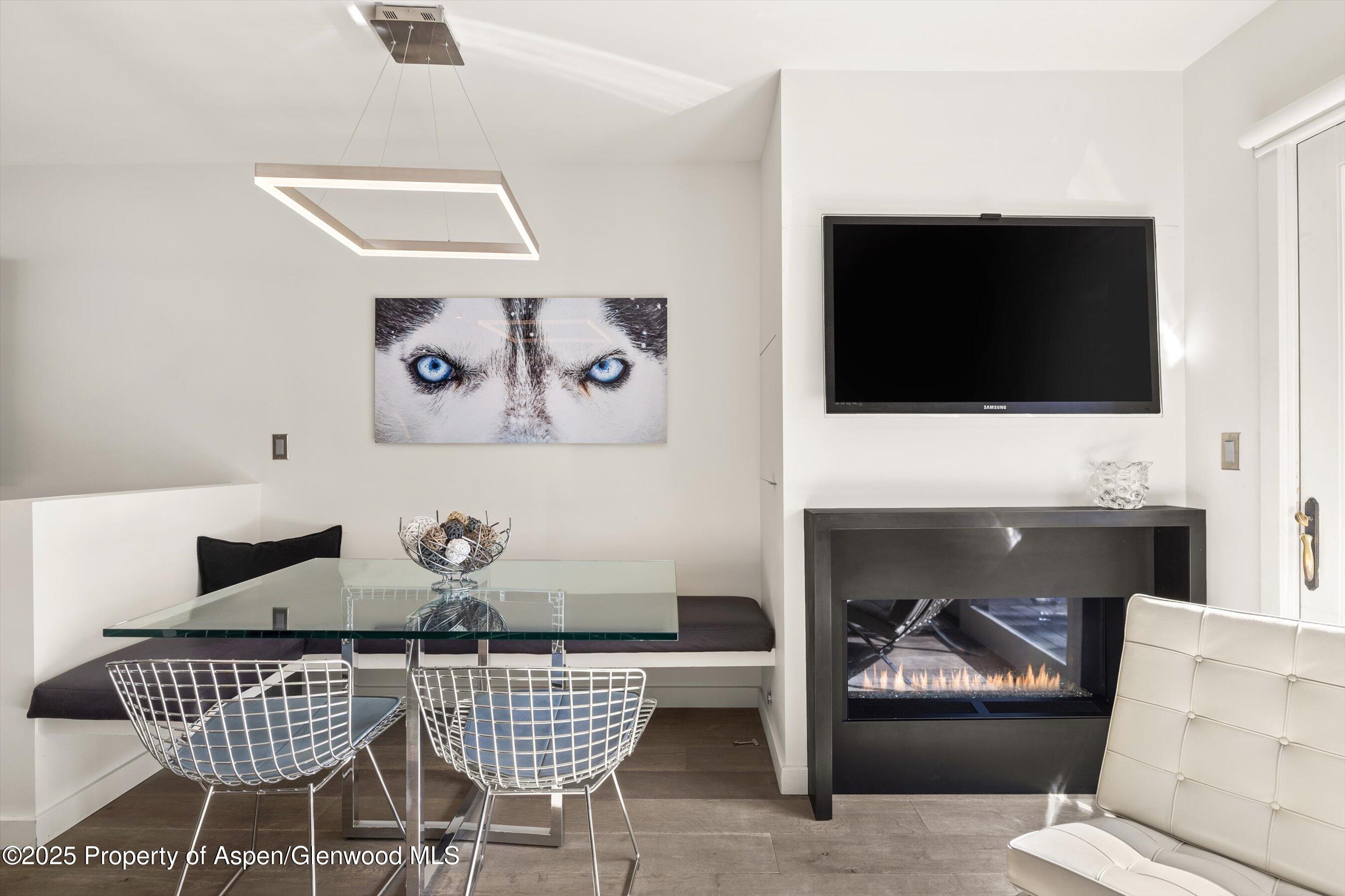 124 E Durant Avenue, 6