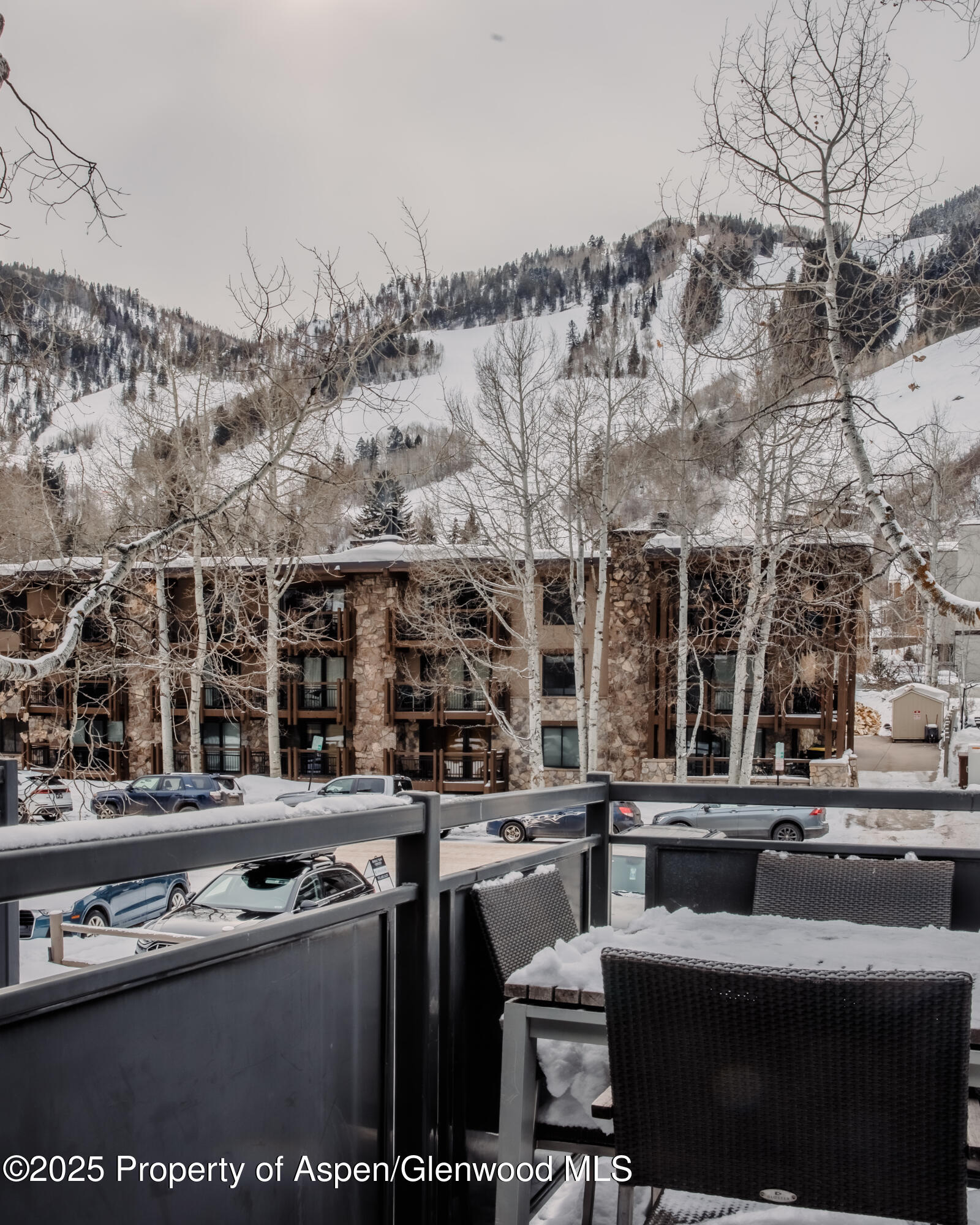 124 E Durant Avenue, 6