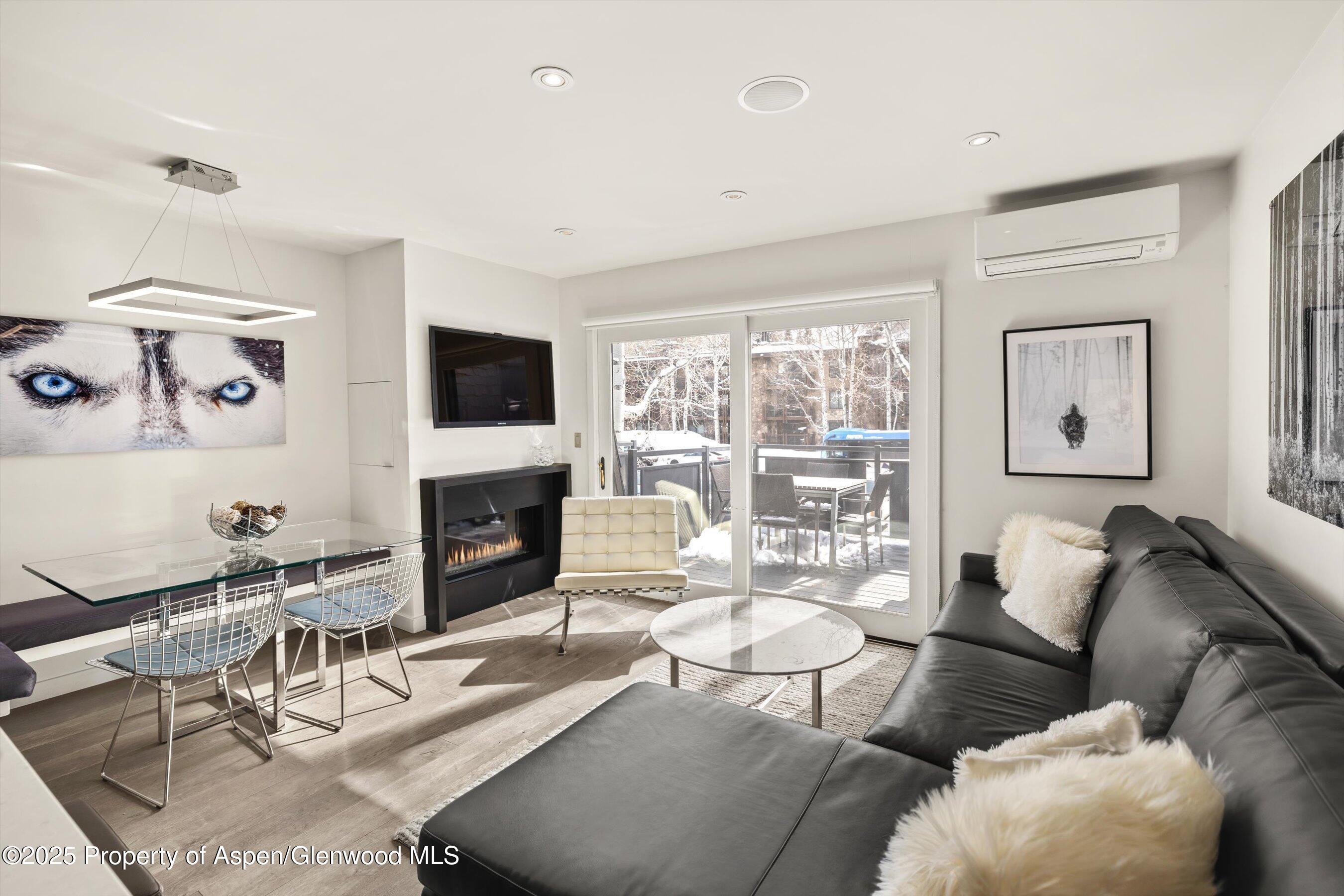 124 E Durant Avenue, 6