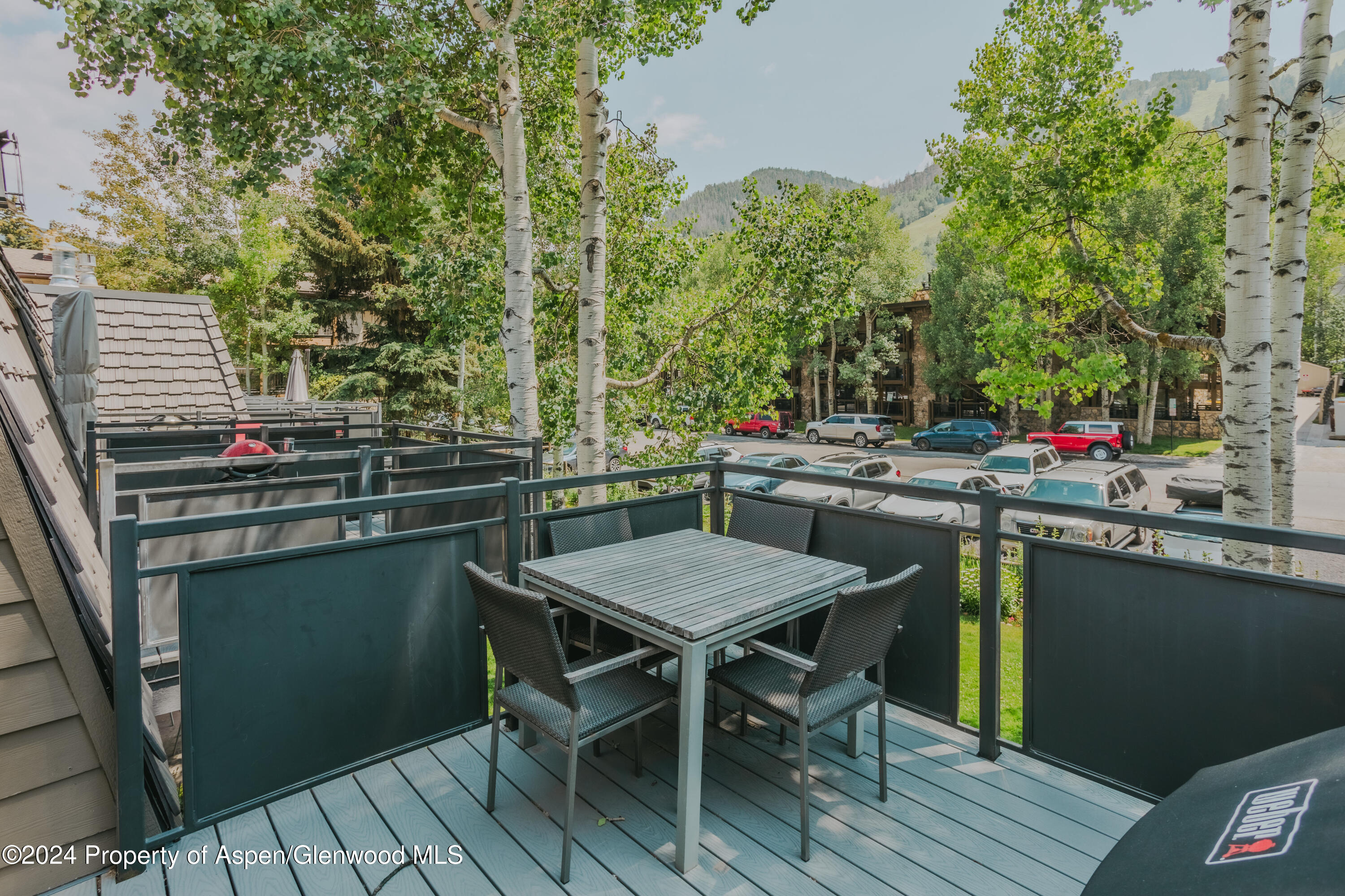 124 E Durant Avenue, 6