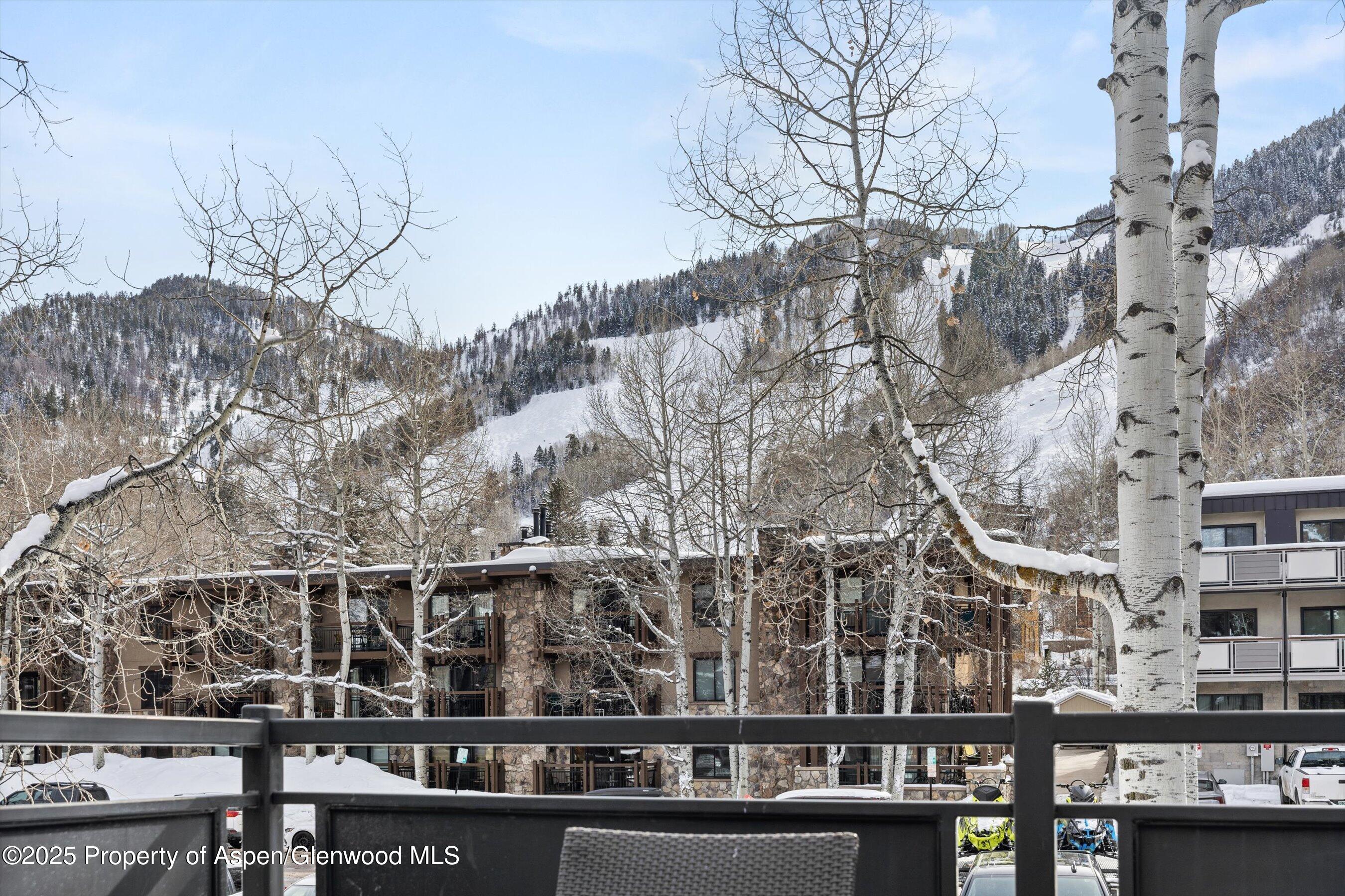 124 E Durant Avenue, 6