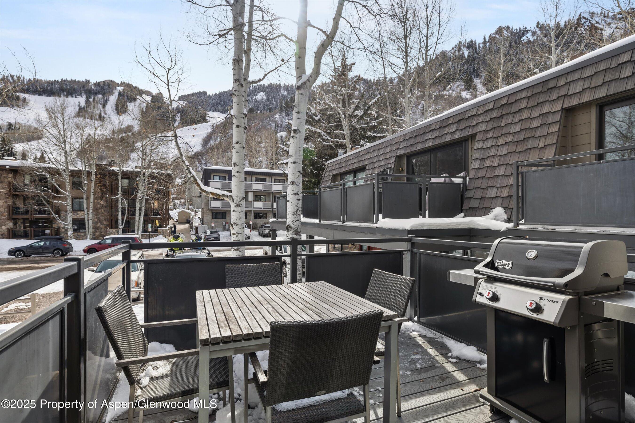 124 E Durant Avenue, 6