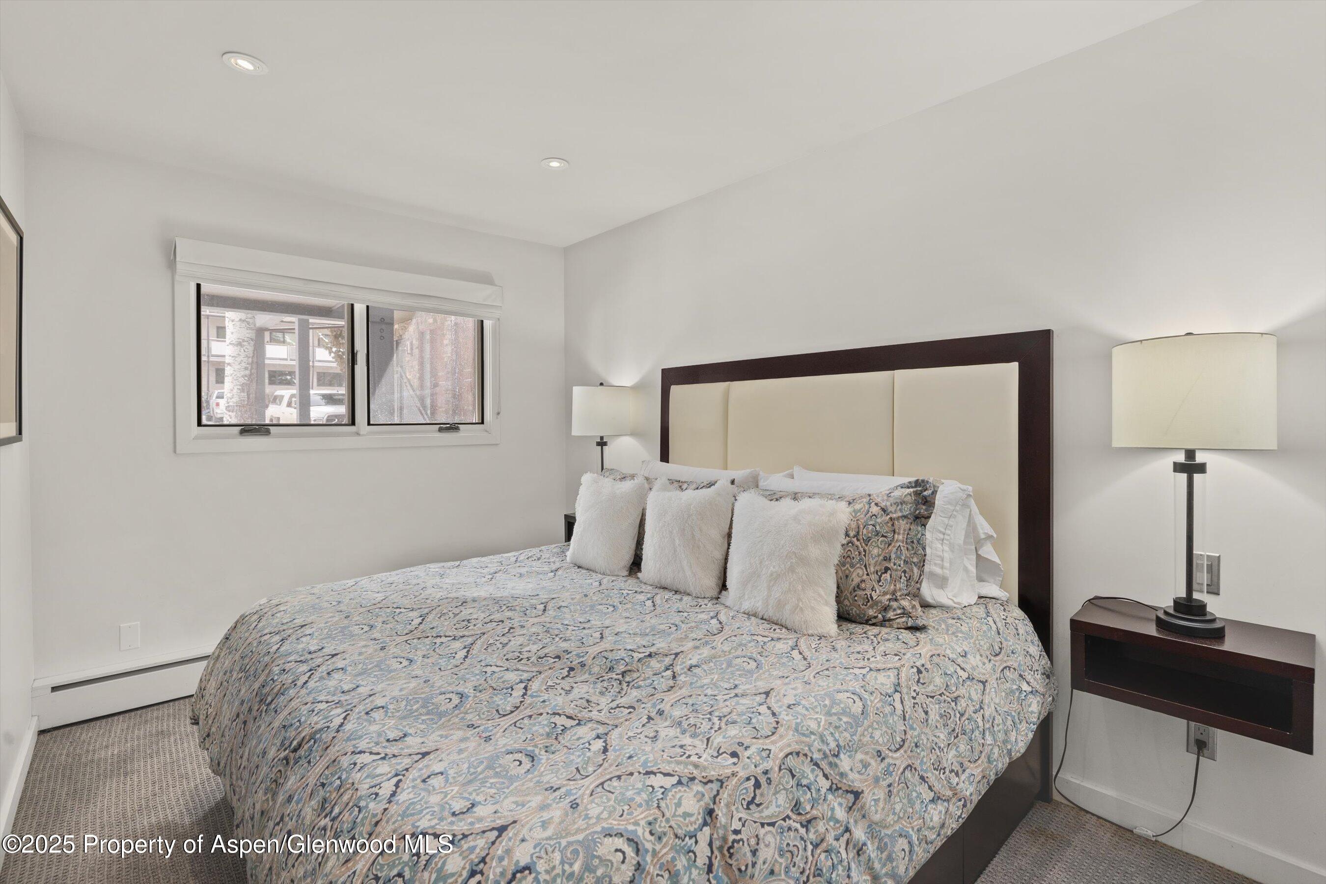 124 E Durant Avenue, 6