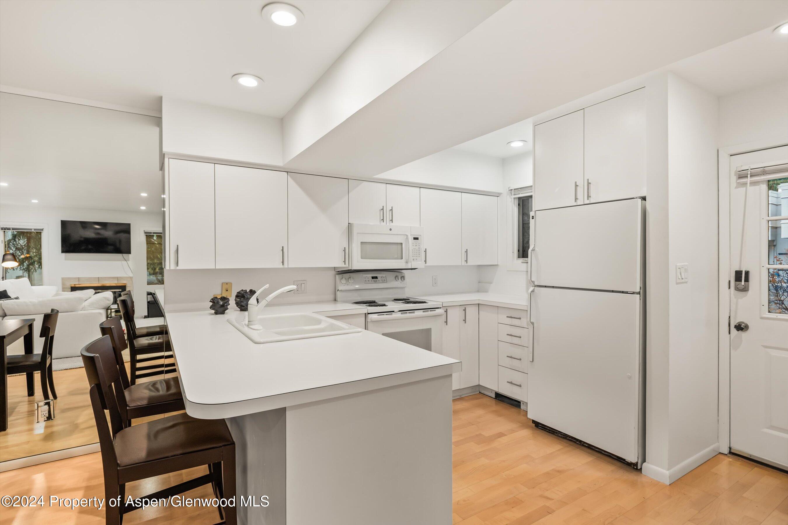 814 W Bleeker Street, D1