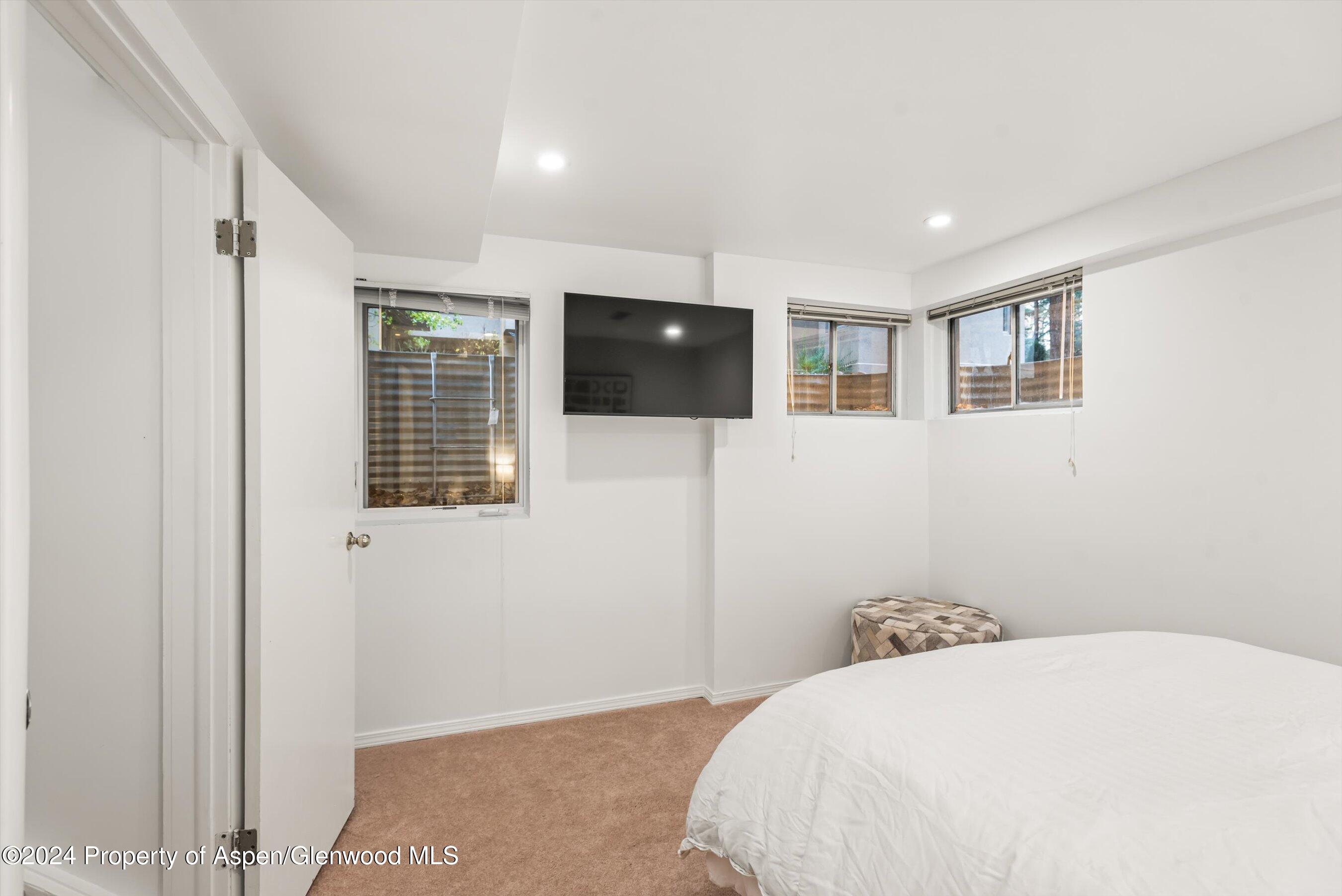 814 W Bleeker Street, D1