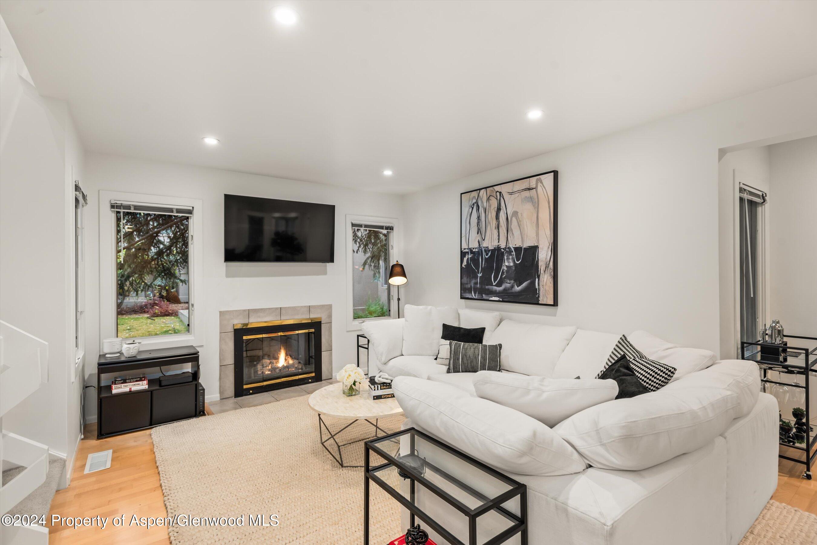 814 W Bleeker Street, D1