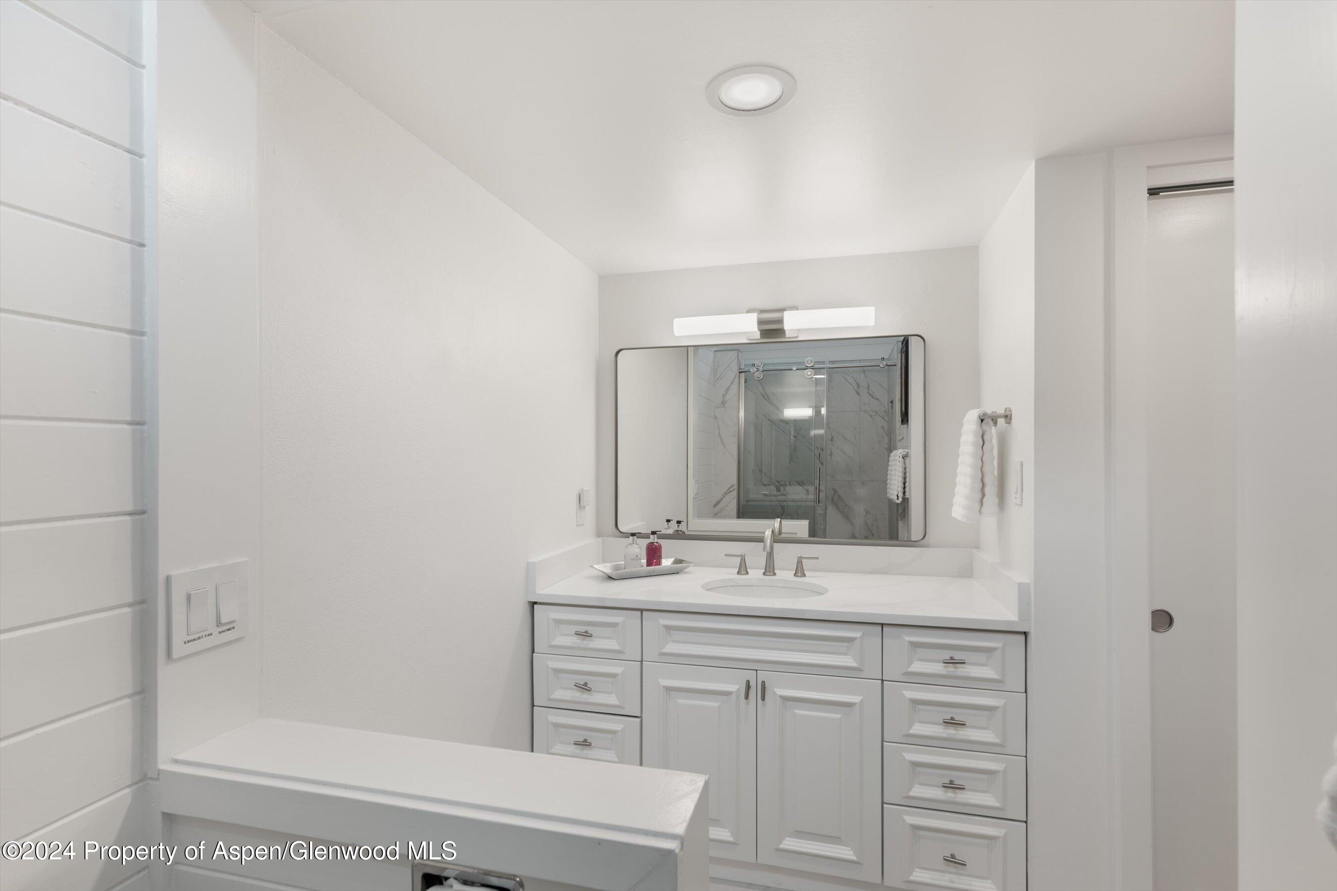 311 S Aspen Street Unit: 2