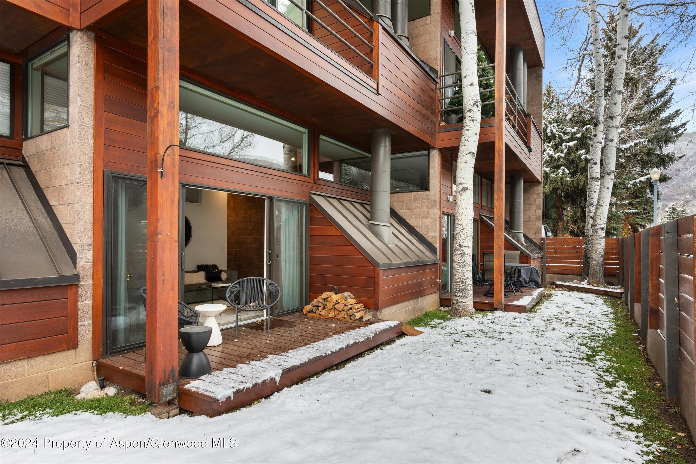 311 S Aspen Street Unit: 2