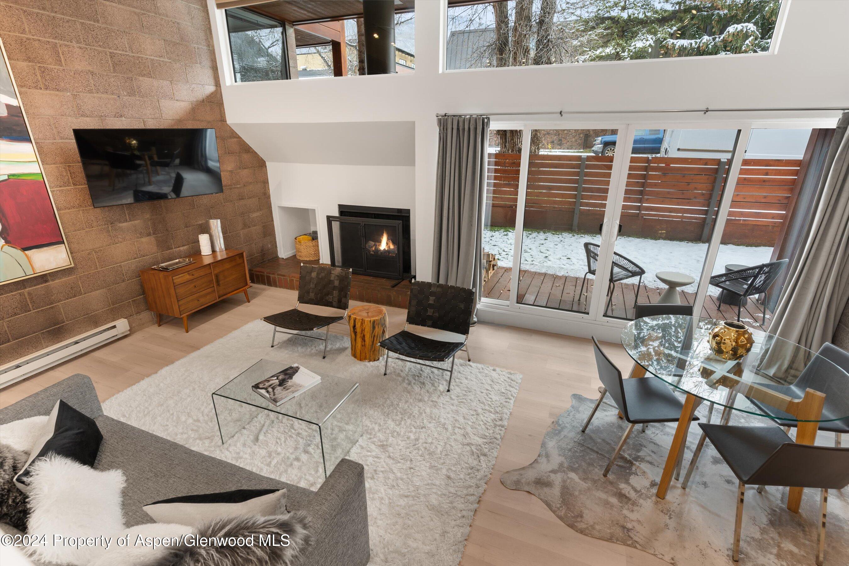 311 S Aspen Street Unit: 2