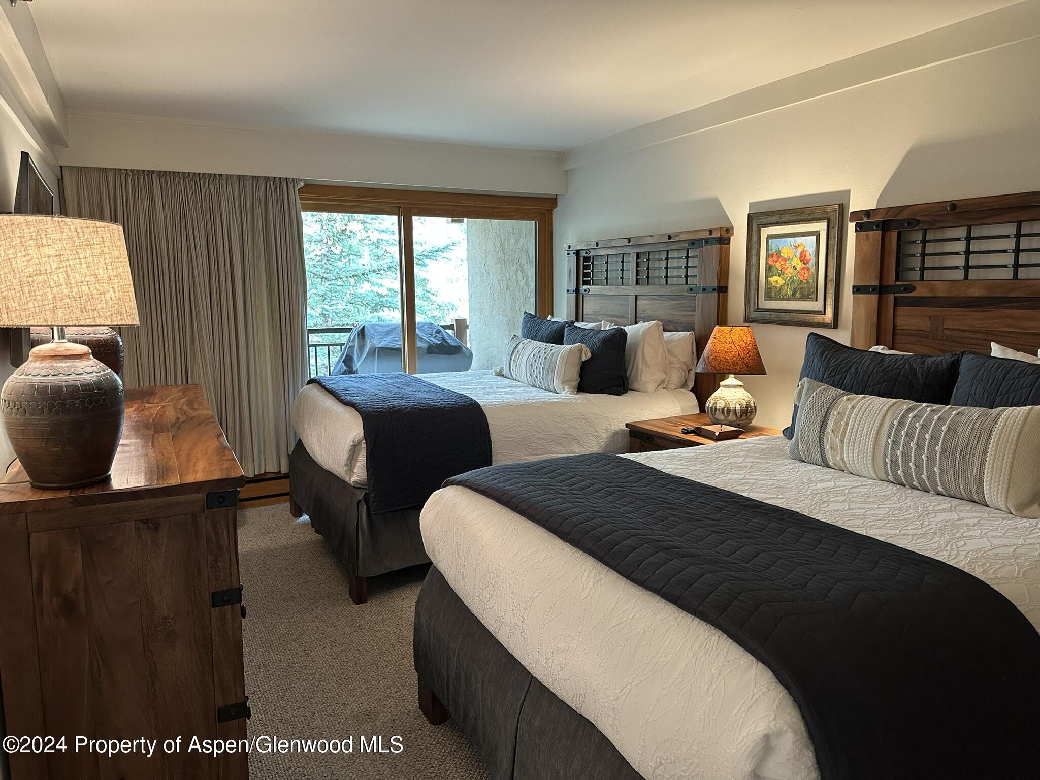 30 Anderson Lane, 713