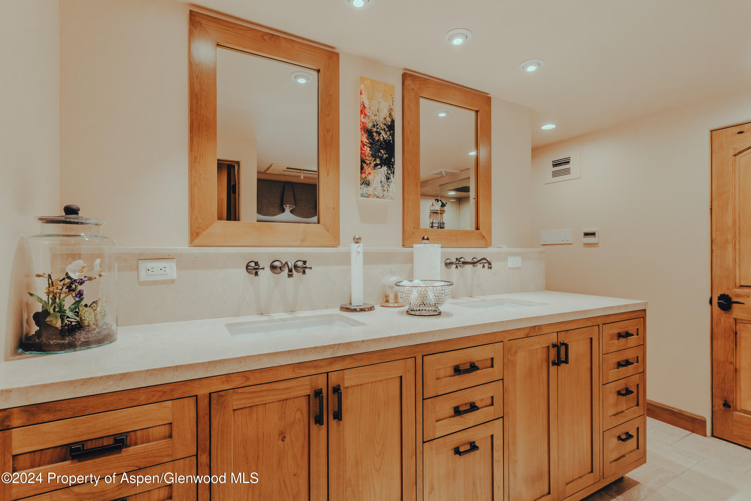 710 S Mill Street, 6 & 7