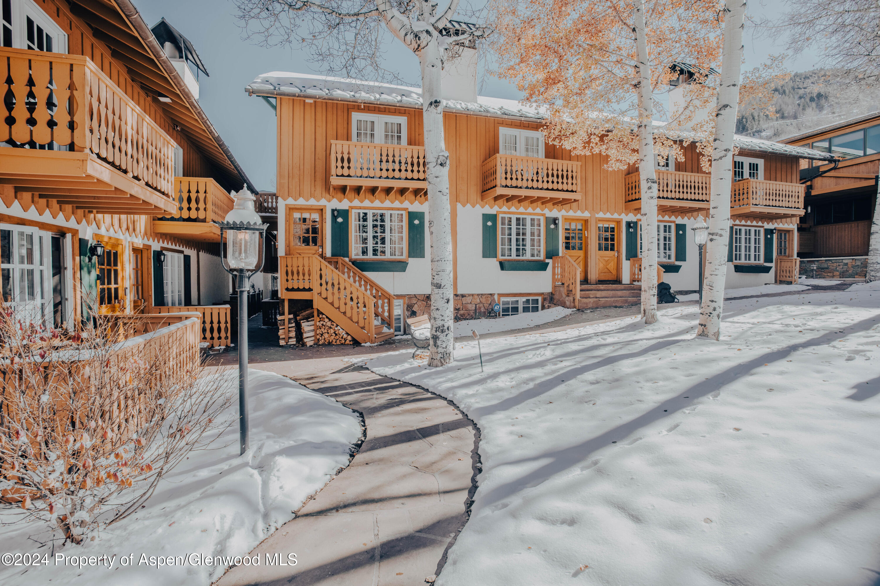 710 S Mill Street, 6 & 7