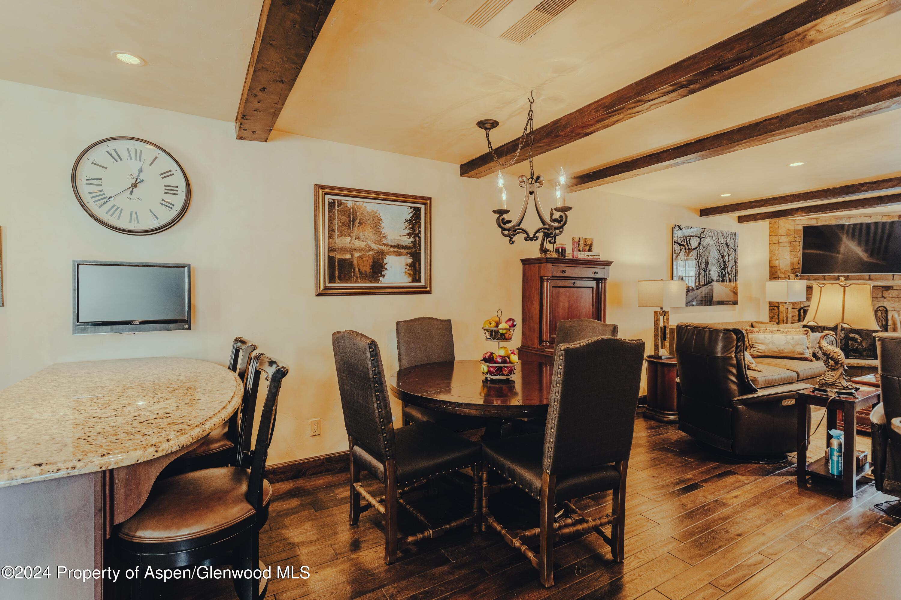 710 S Mill Street, 6 & 7