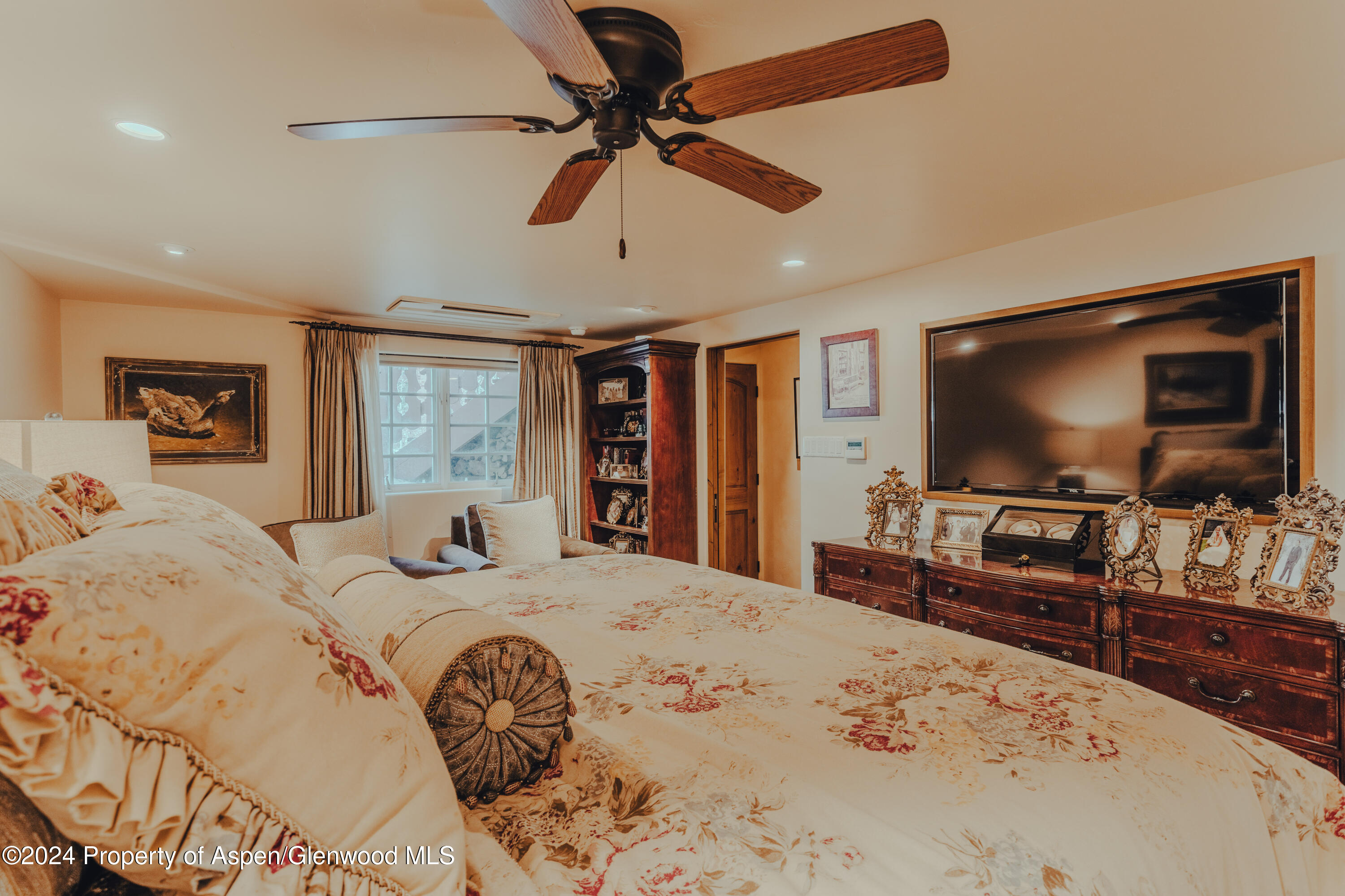 710 S Mill Street, 6 & 7