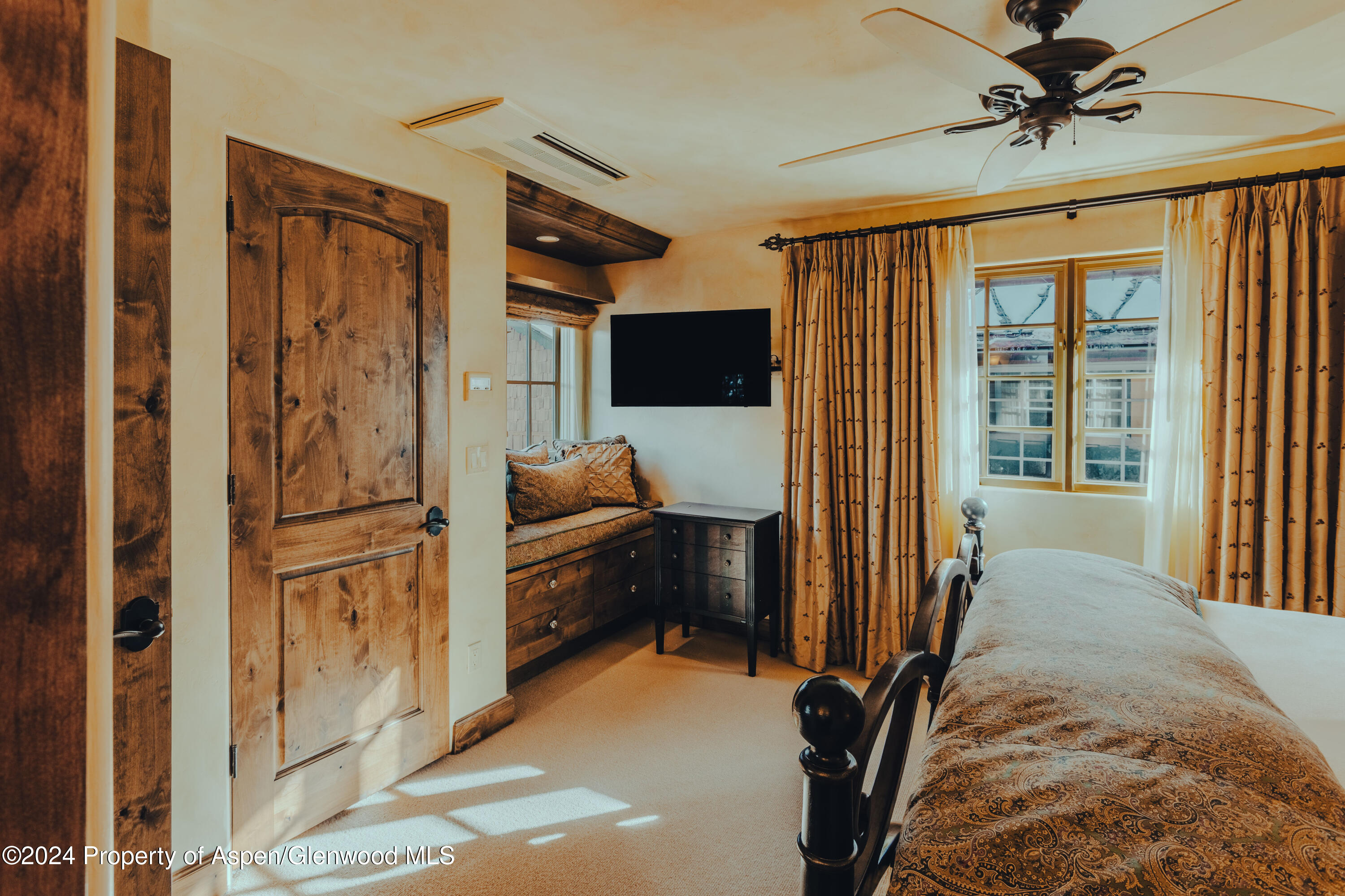 710 S Mill Street, 6 & 7