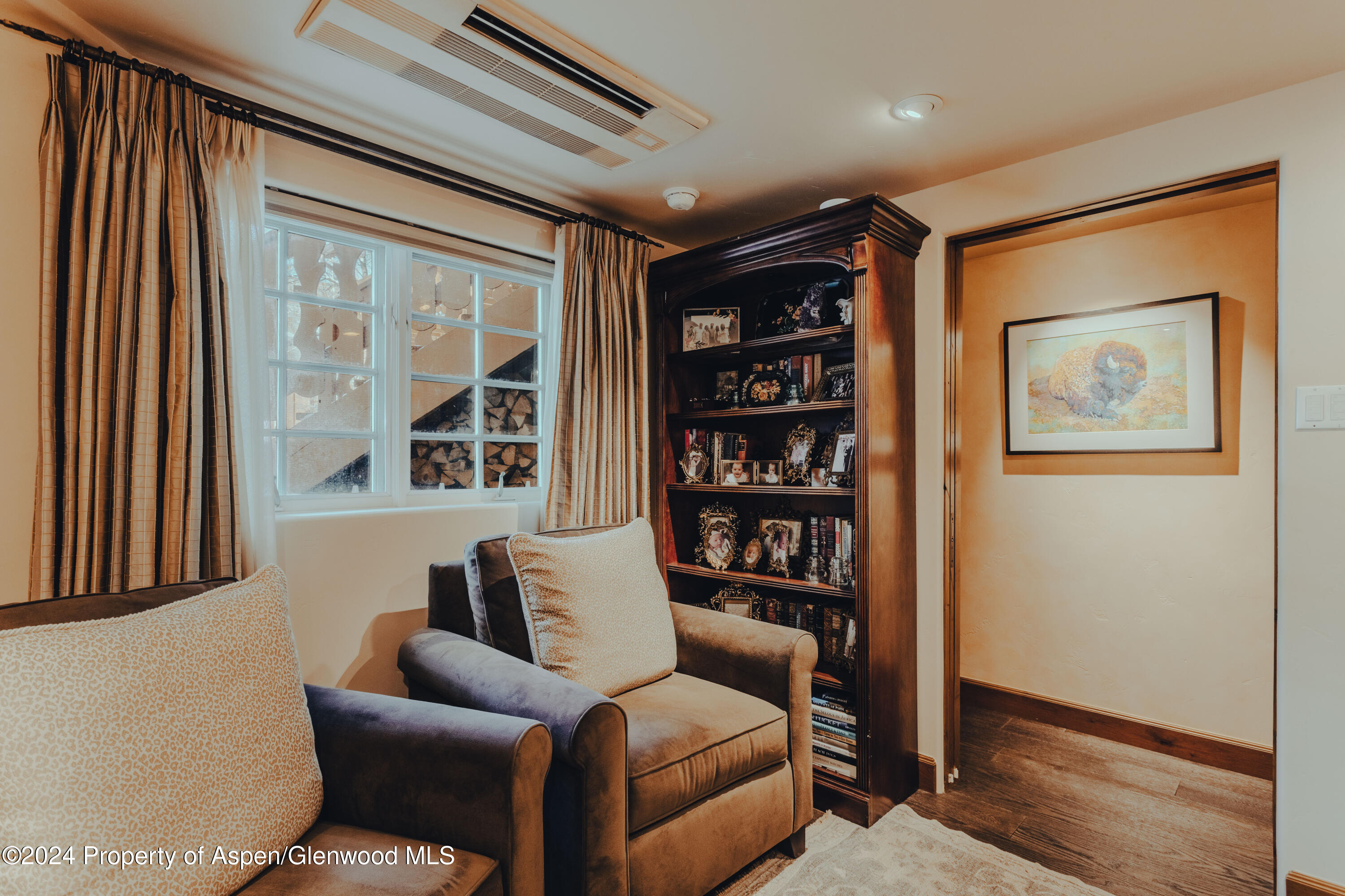 710 S Mill Street, 6 & 7