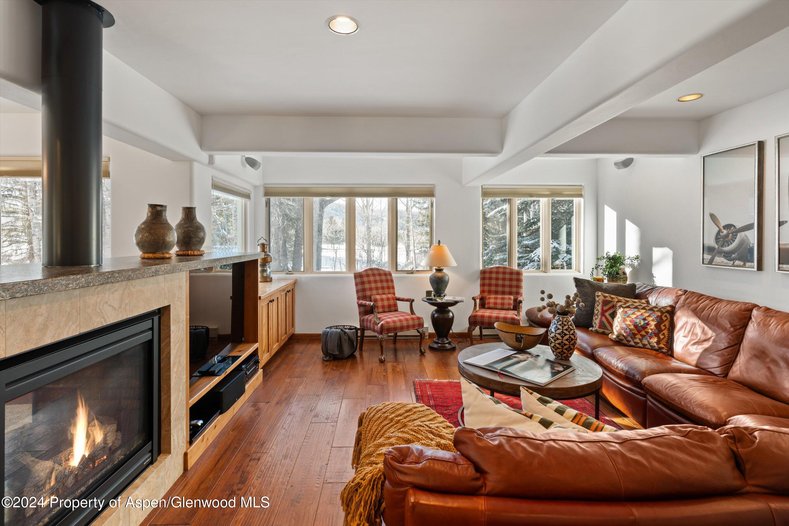 825 Cemetery Lane, 2