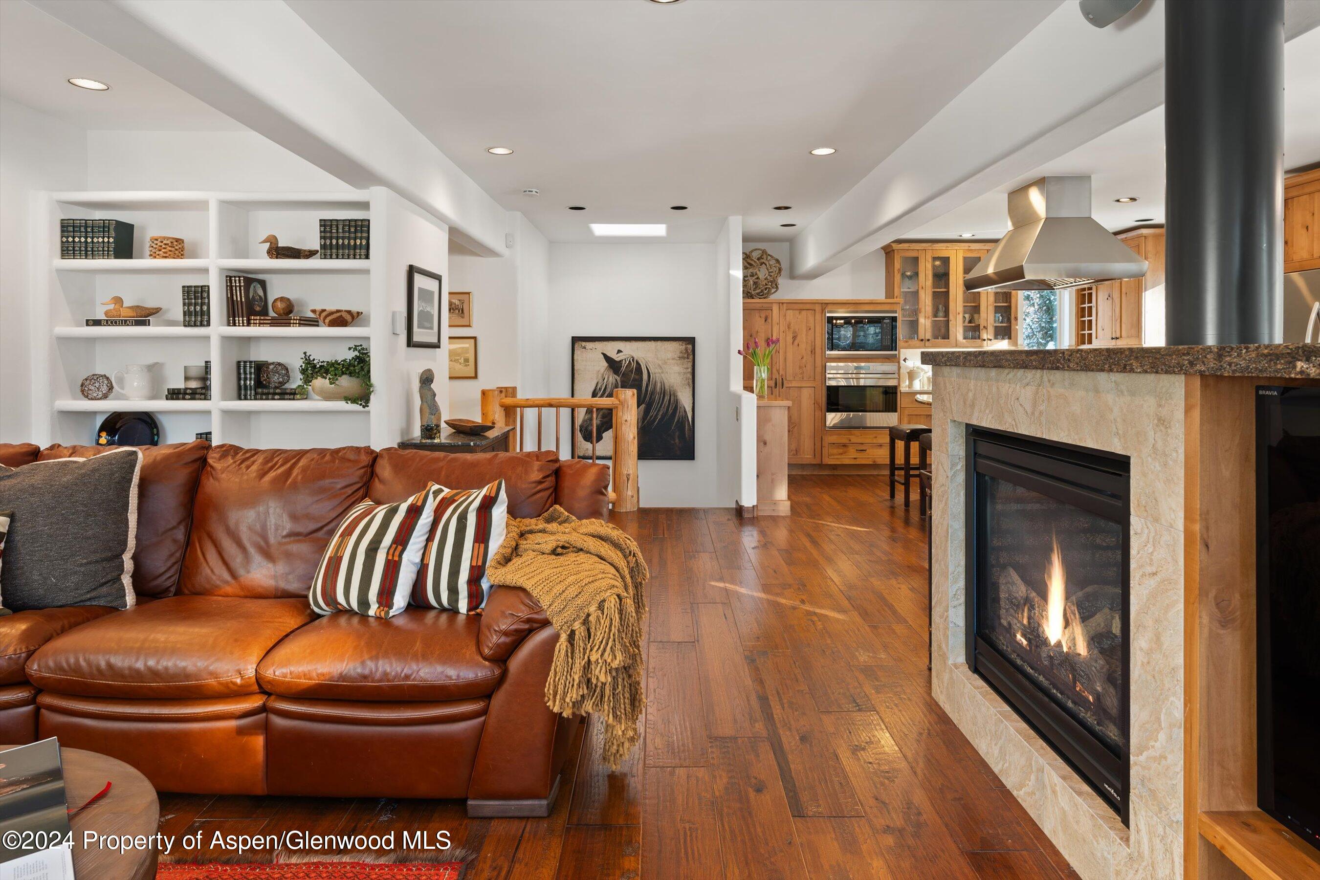 825 Cemetery Lane, 2