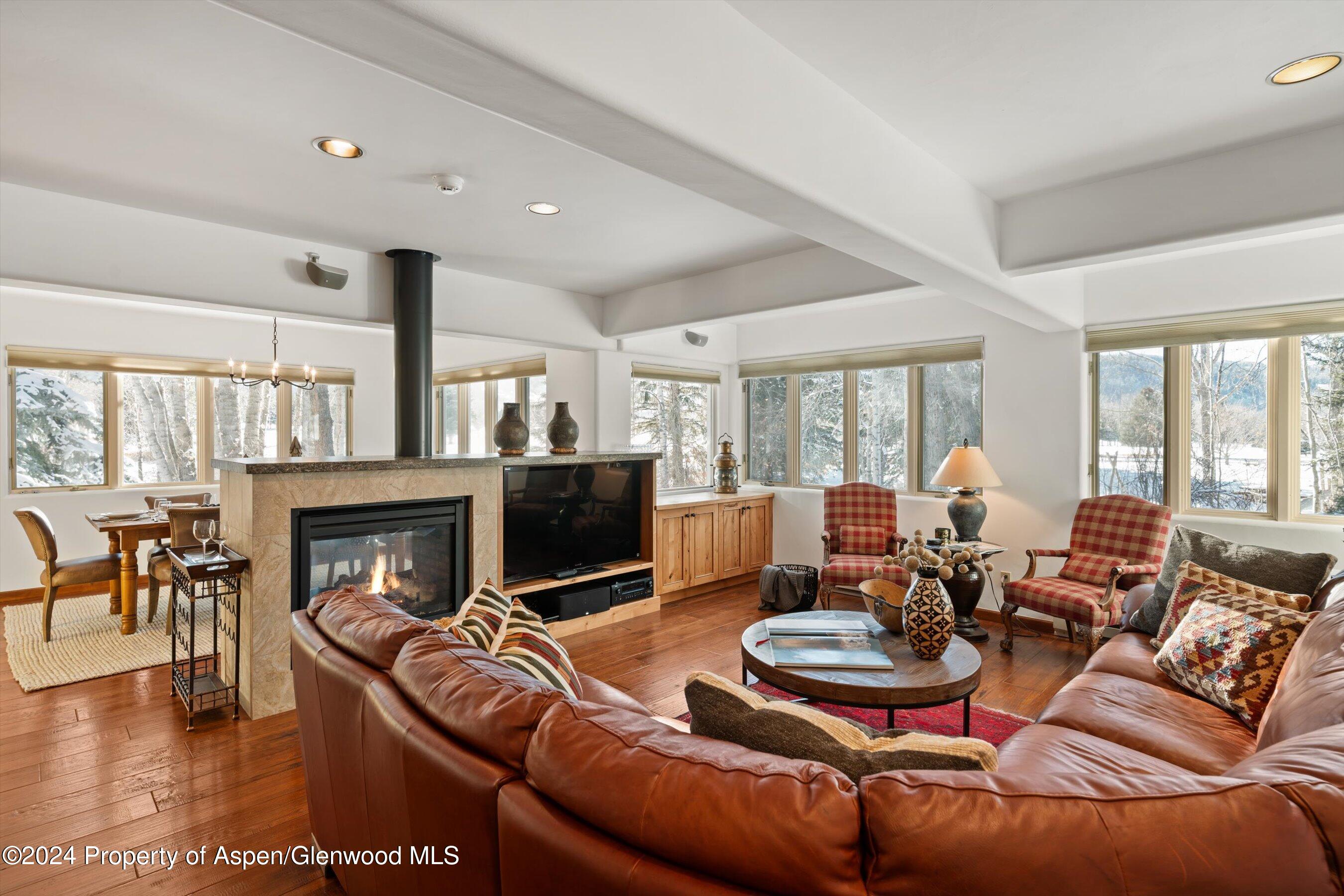 825 Cemetery Lane, 2