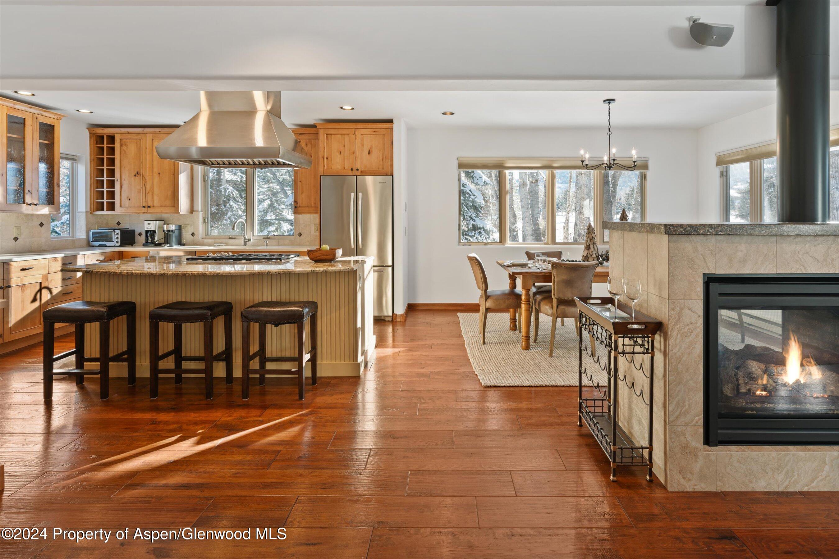 825 Cemetery Lane, 2