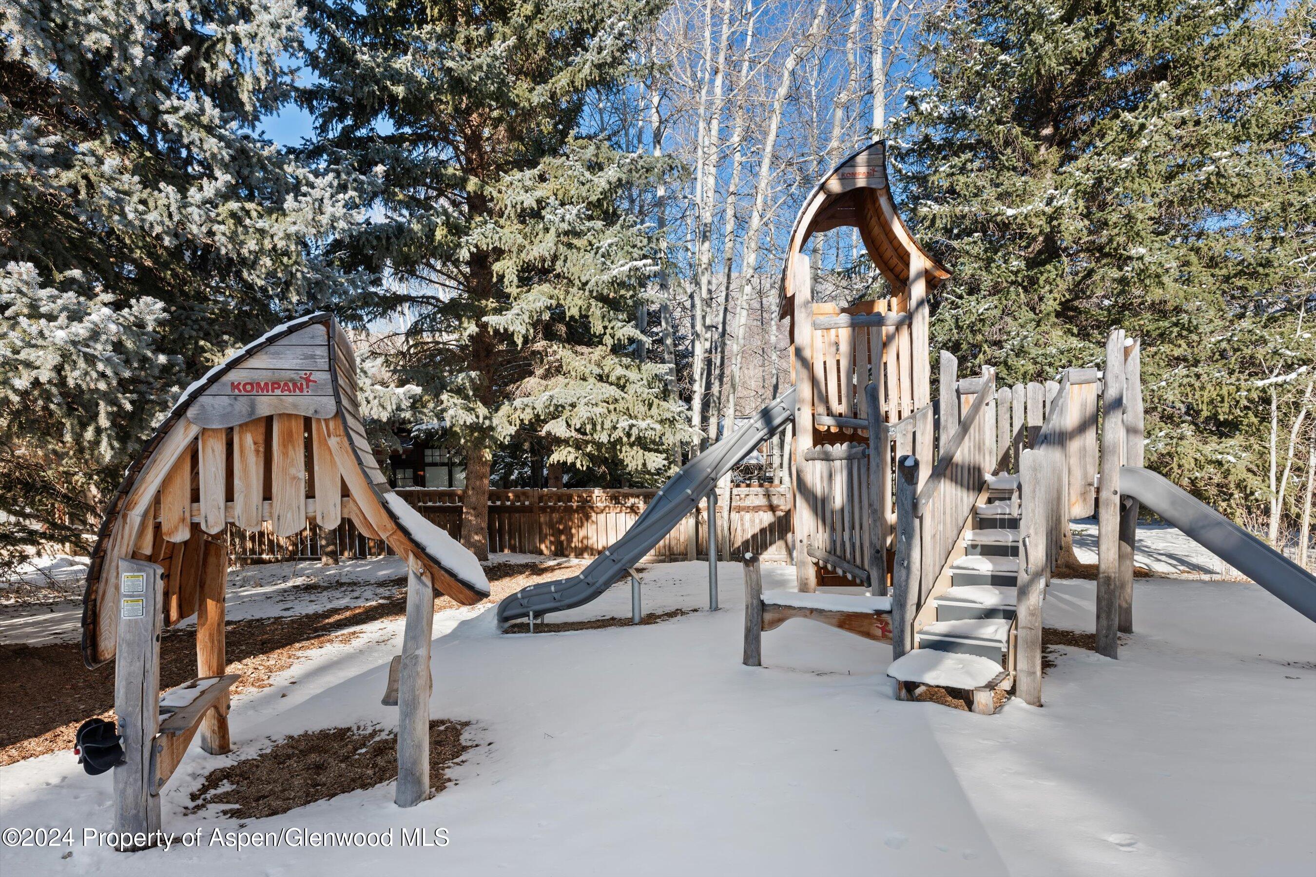 825 Cemetery Lane, 2