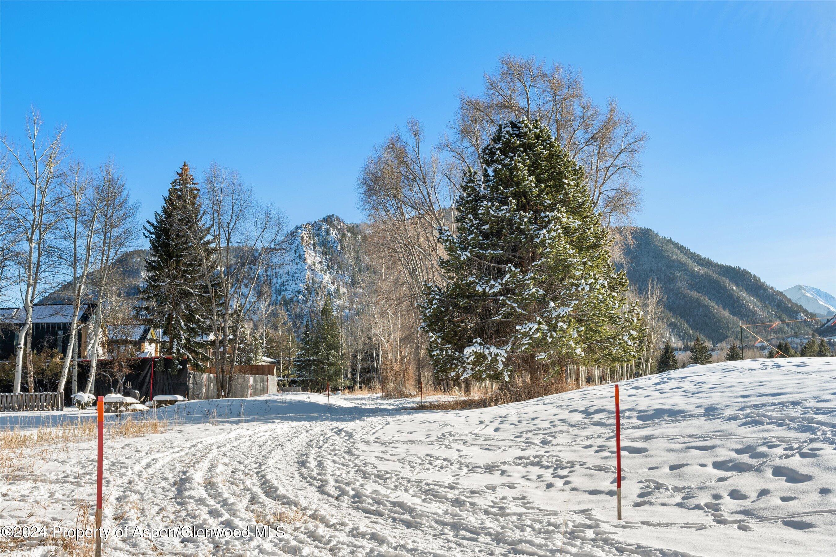 825 Cemetery Lane, 2