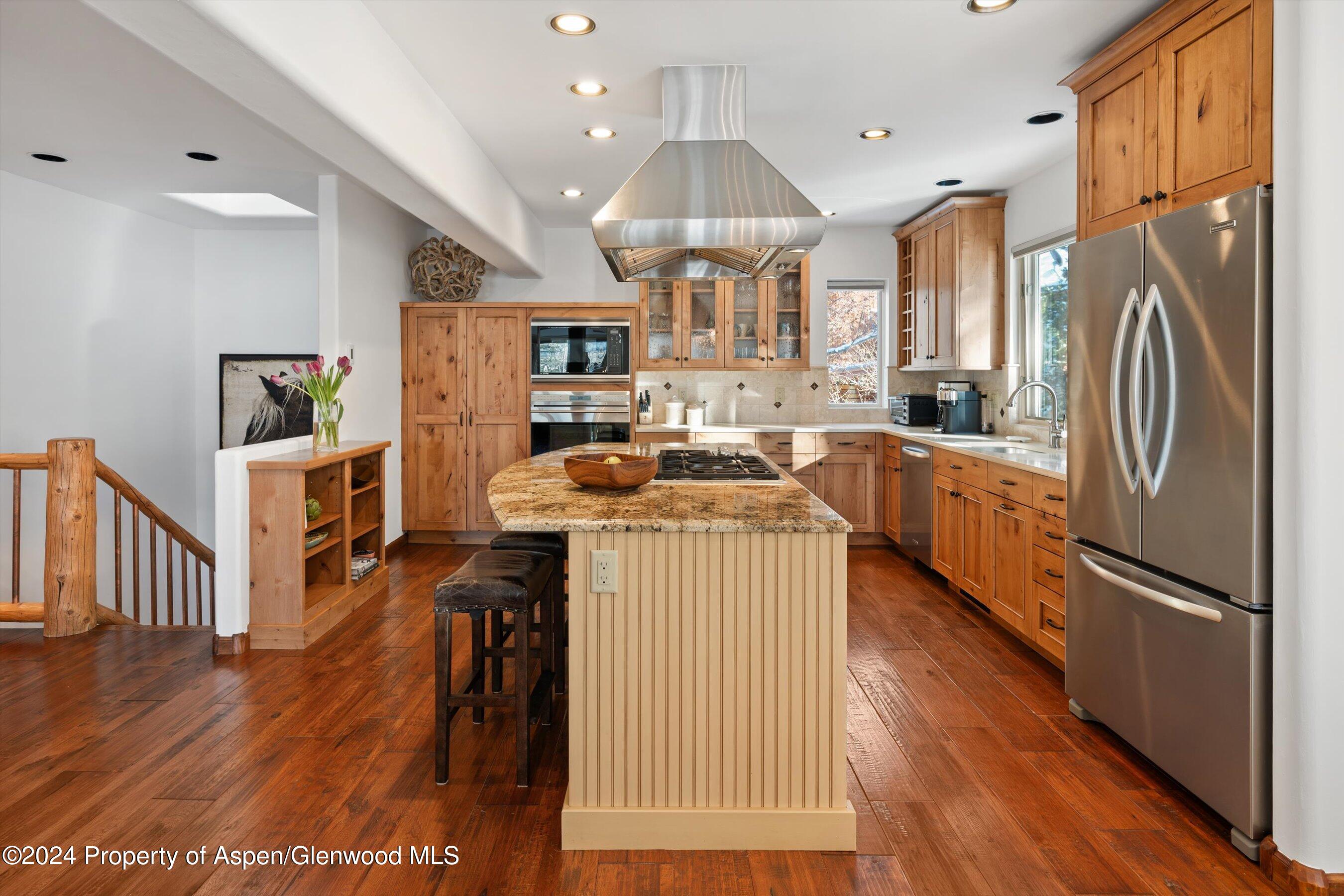 825 Cemetery Lane, 2