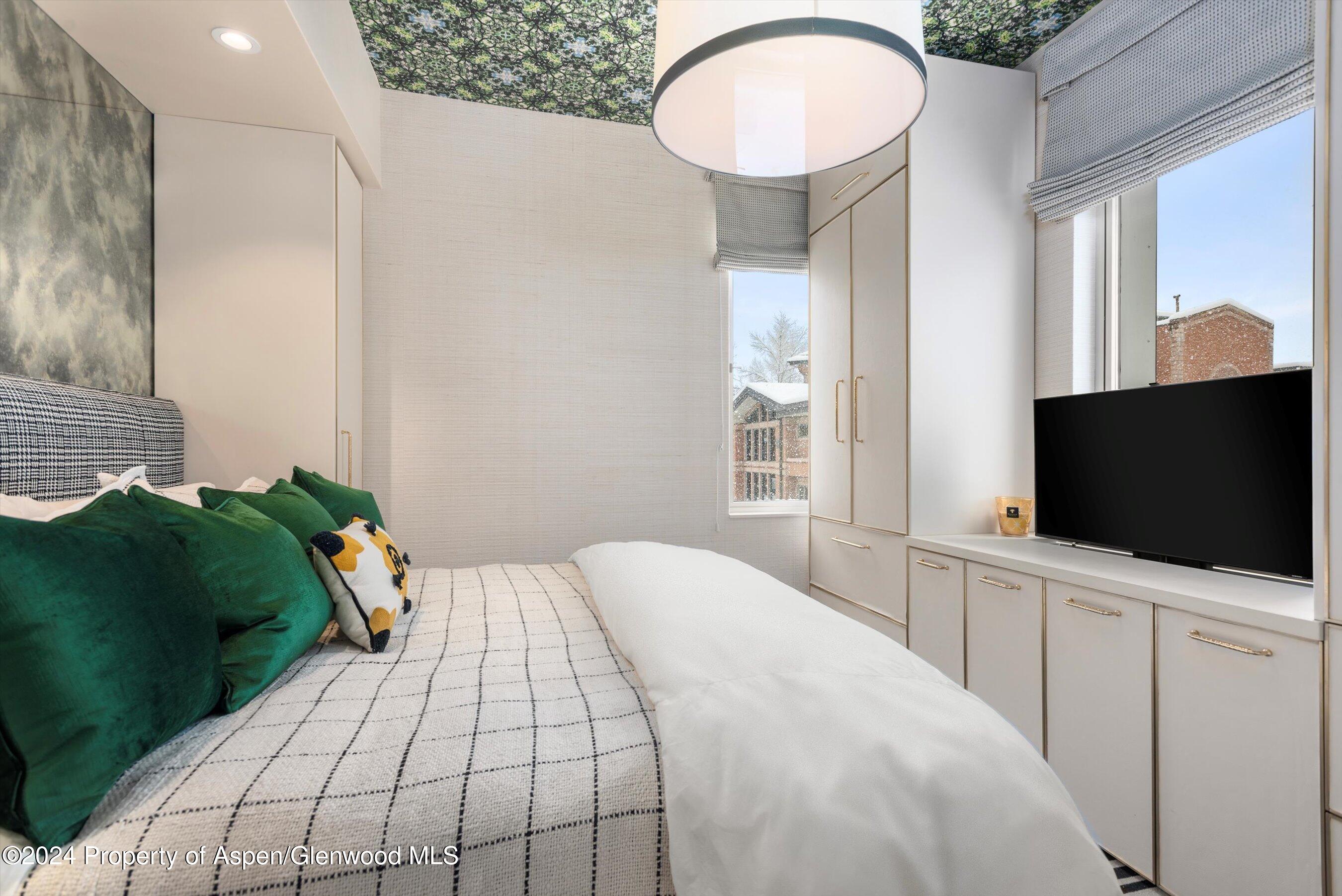 434 E Main Street 203