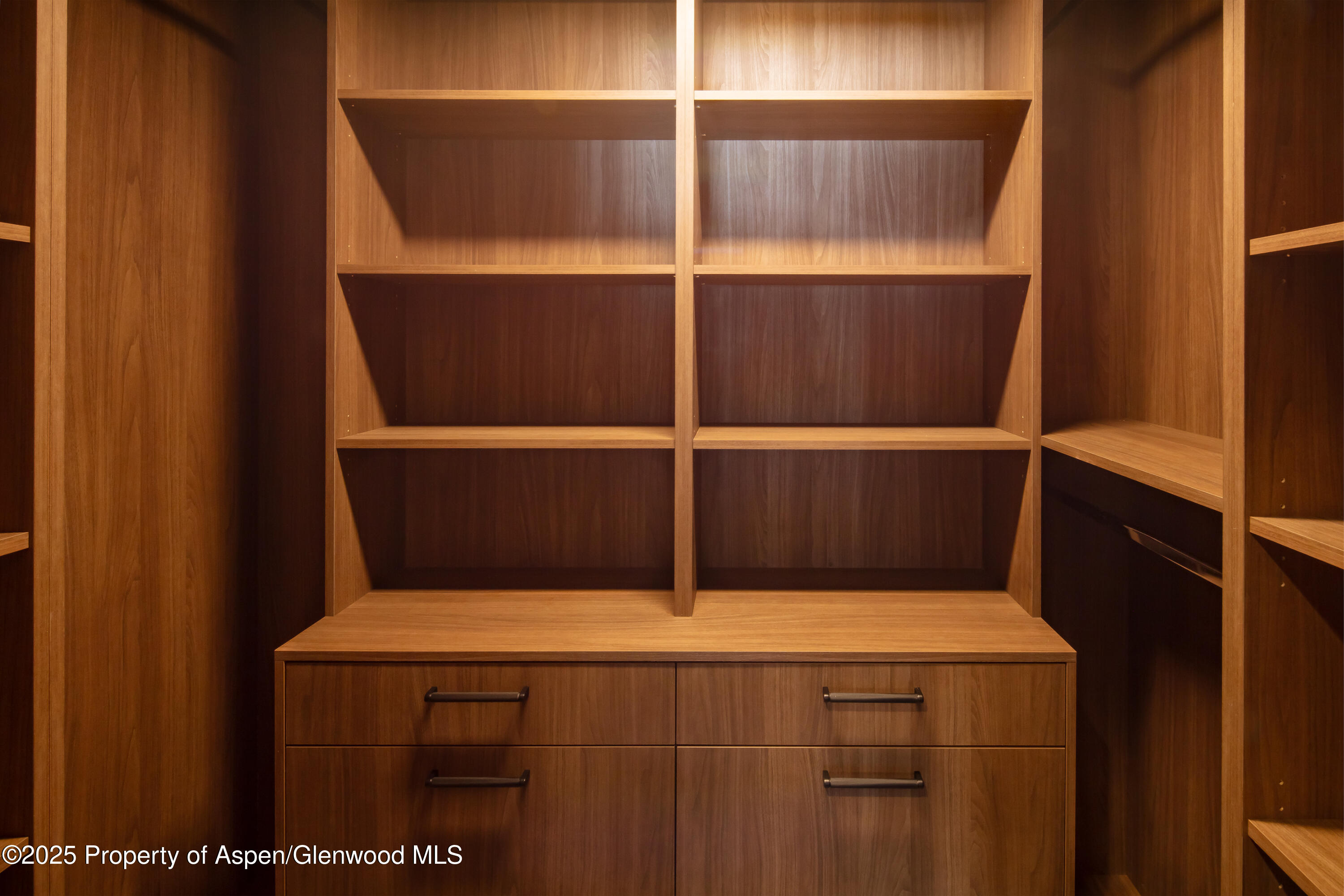 100 E Dean Street, 1B