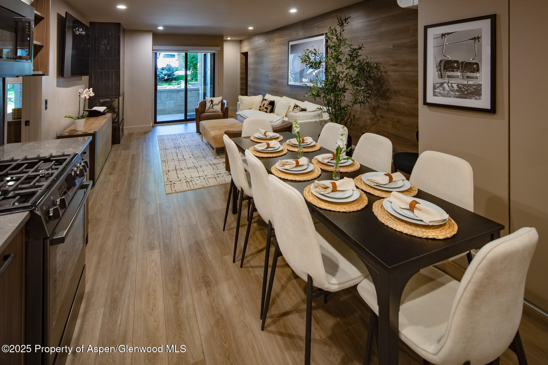 100 E Dean Street, 1B