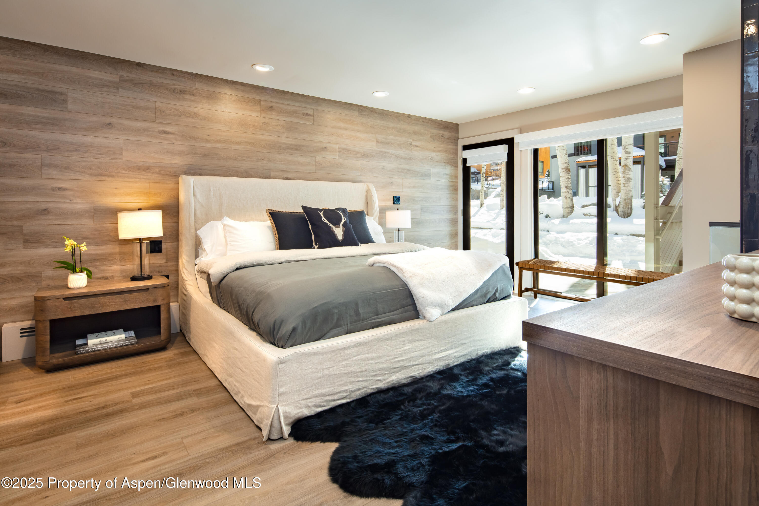 100 E Dean Street, 1B