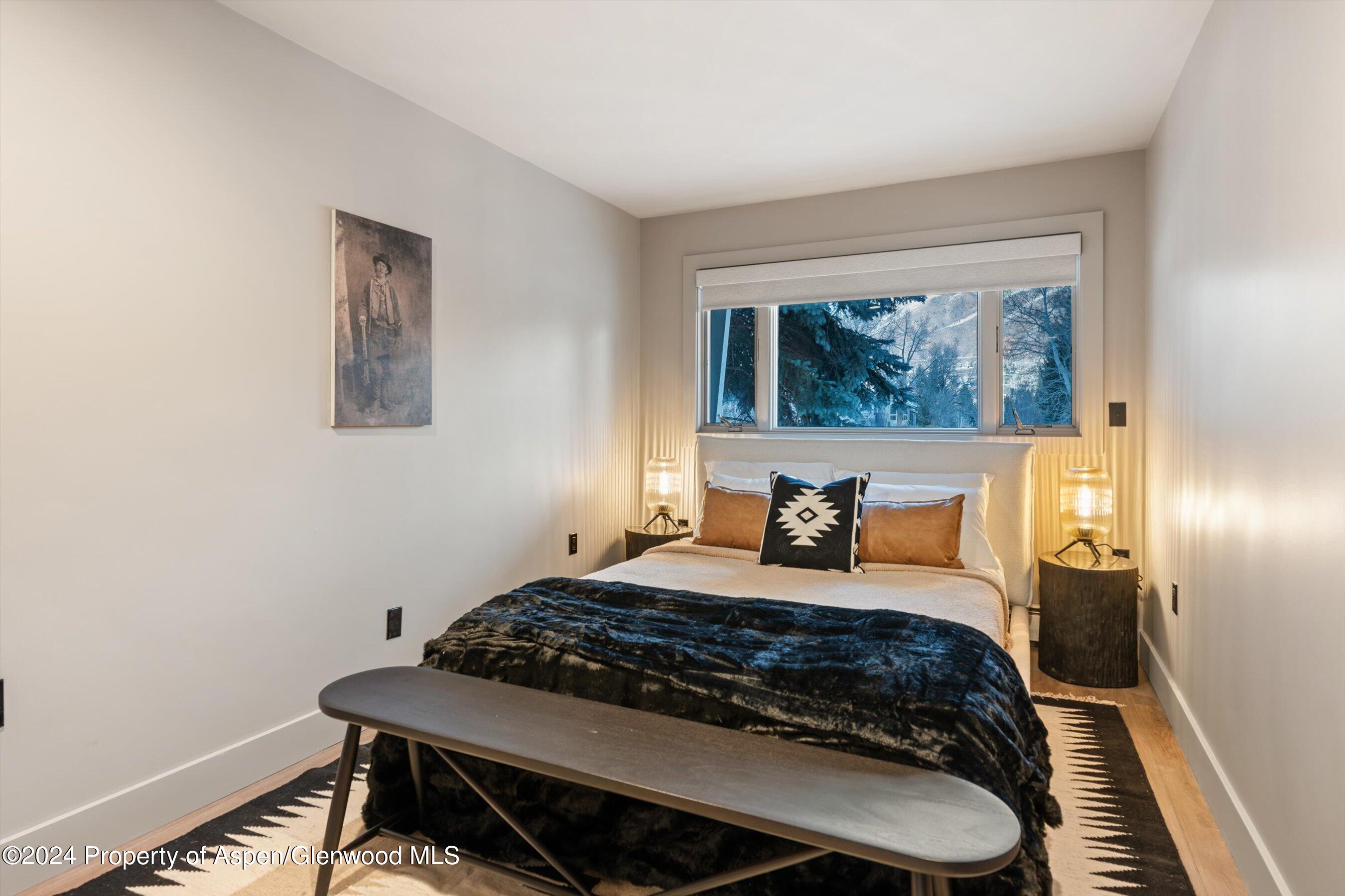 100 E Dean Street, 1B