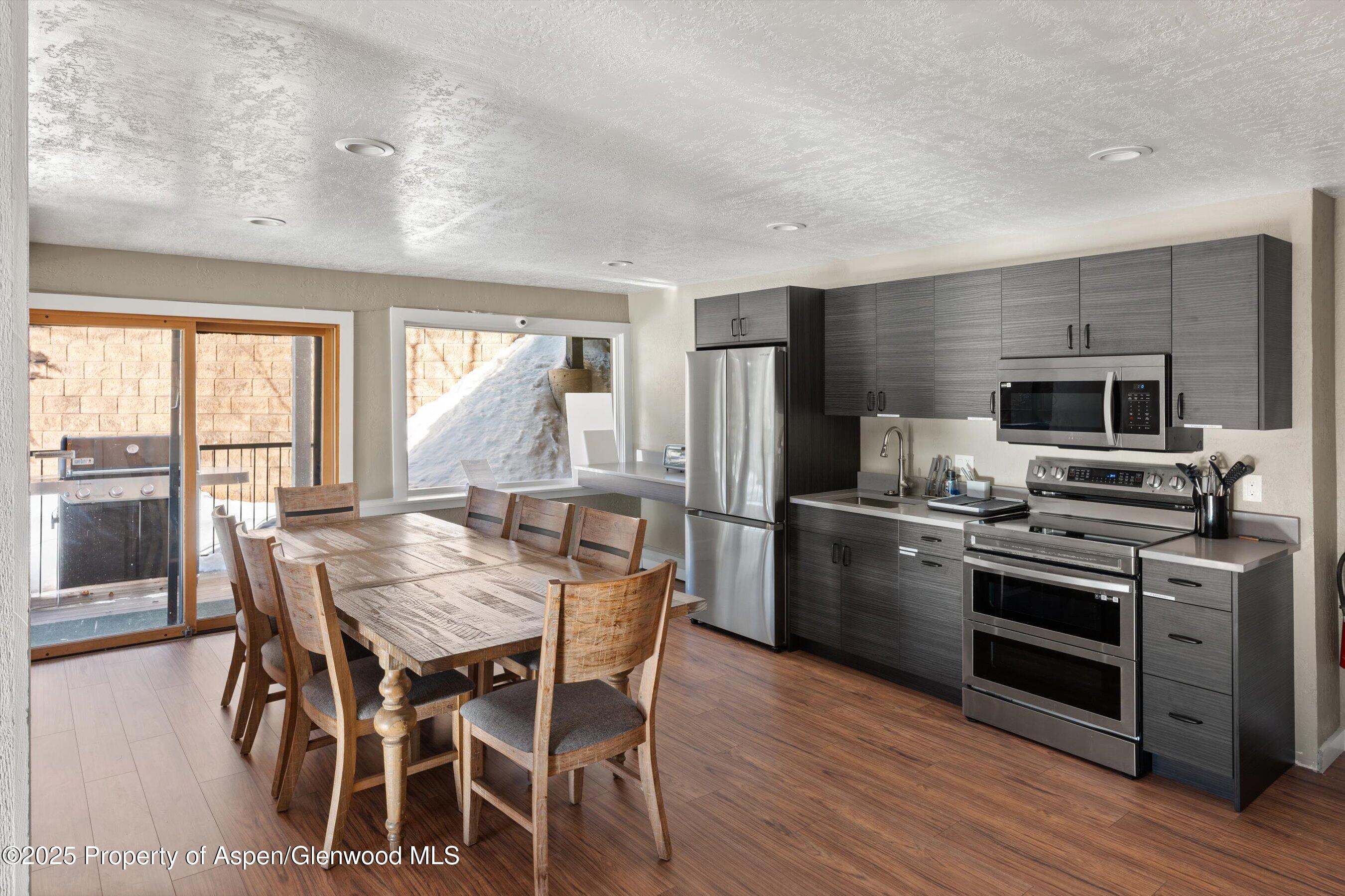 55 Upper Woodbridge Road, Unit H-6