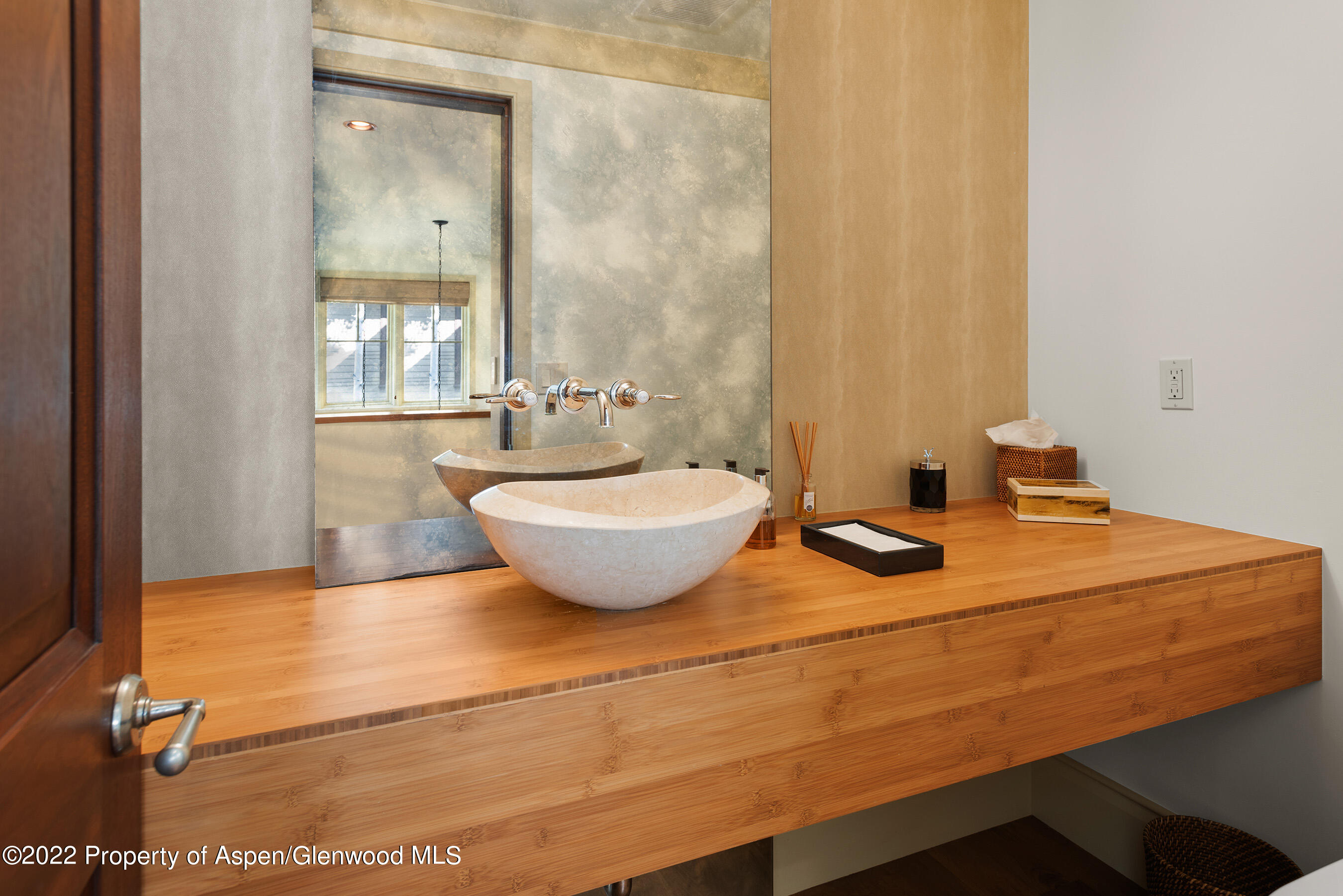 509 W Hopkins Avenue