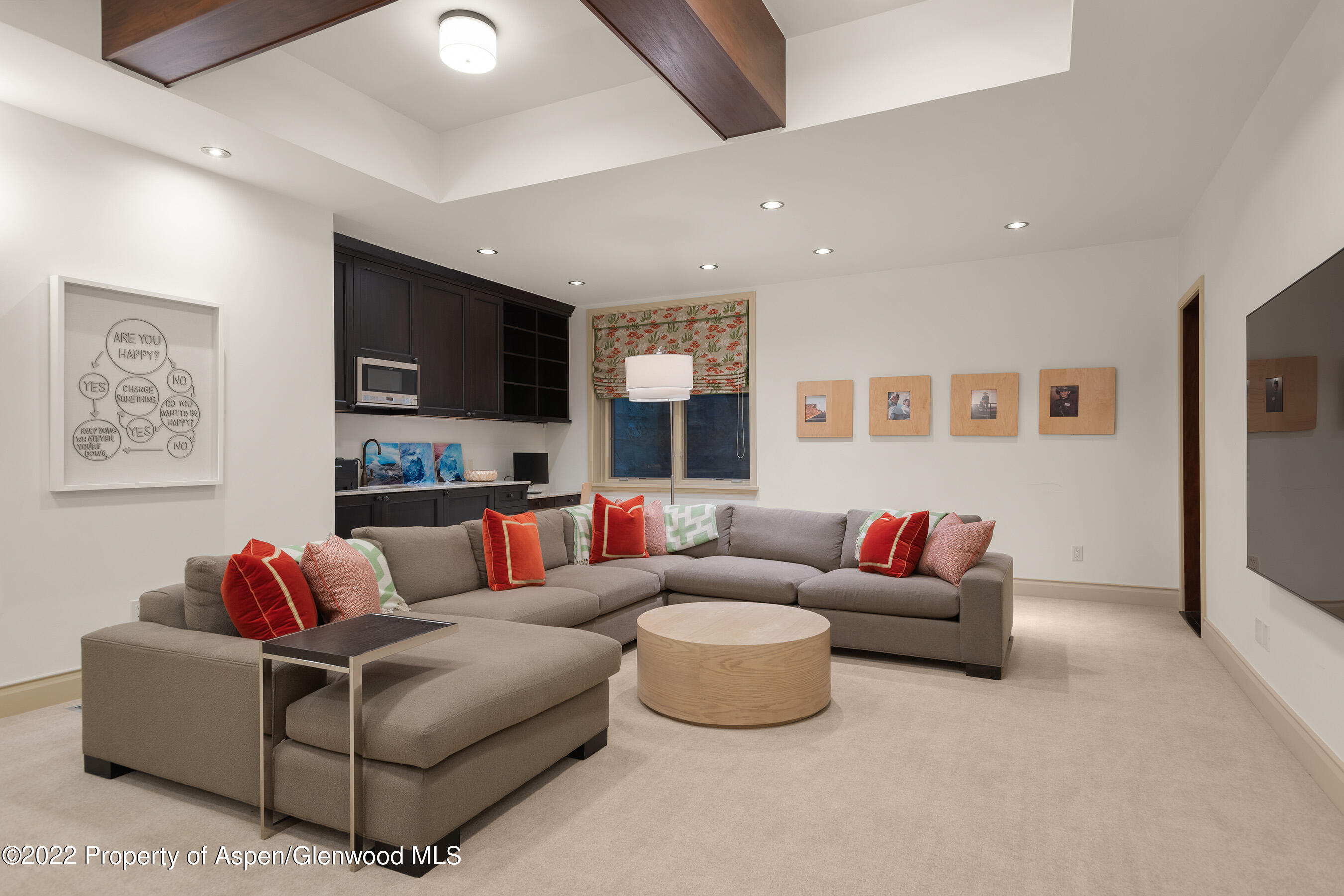 509 W Hopkins Avenue