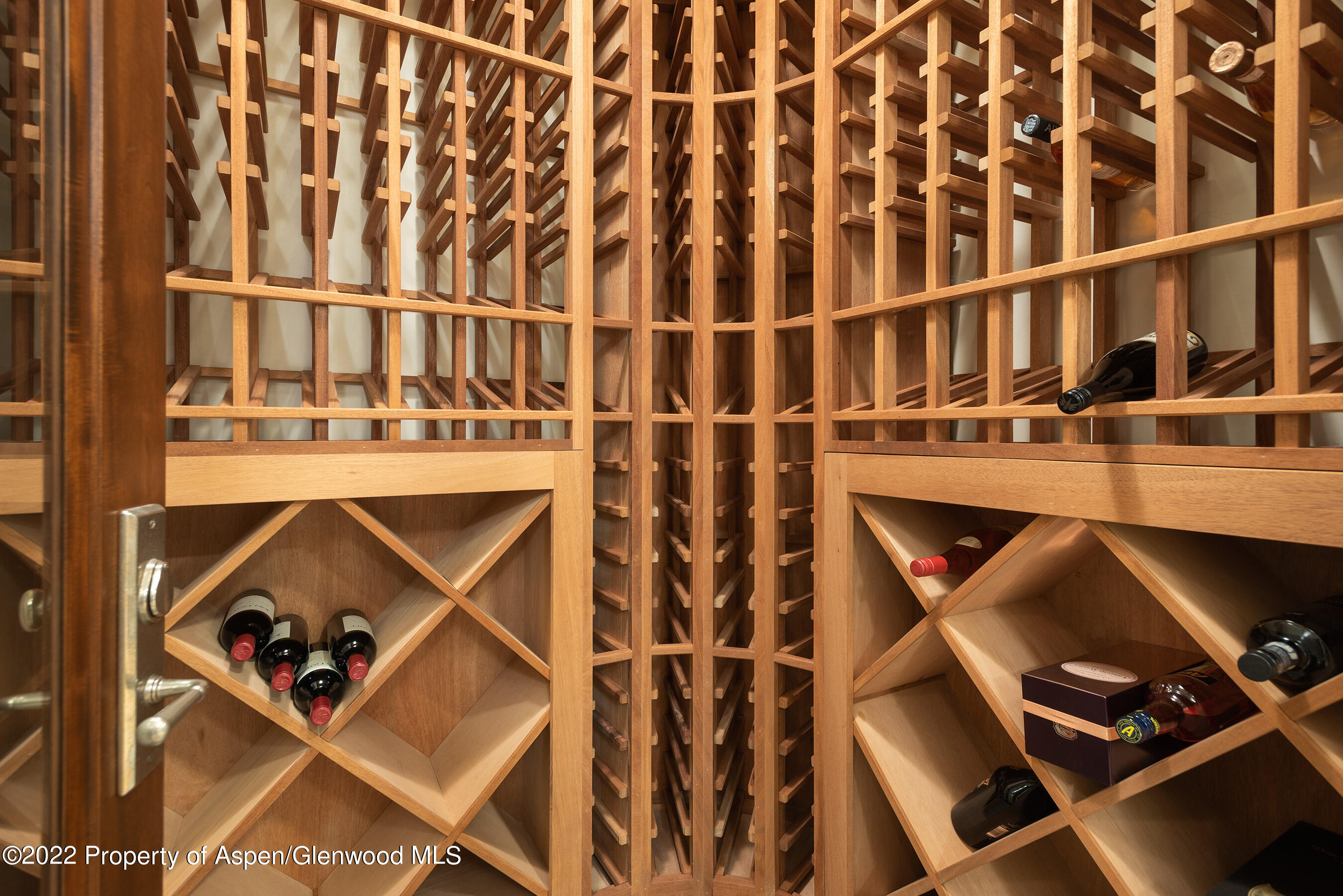 509 W Hopkins Avenue